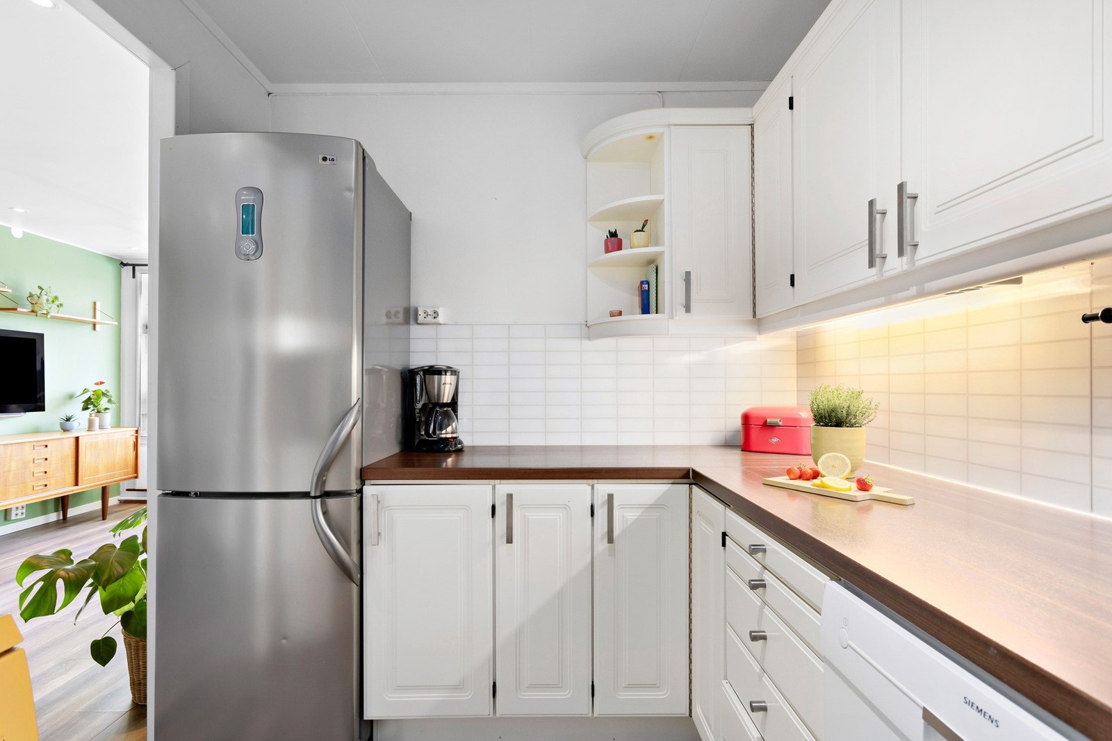 Meget romslig og arbeidsvennlig kjøkkenet Galleribilde