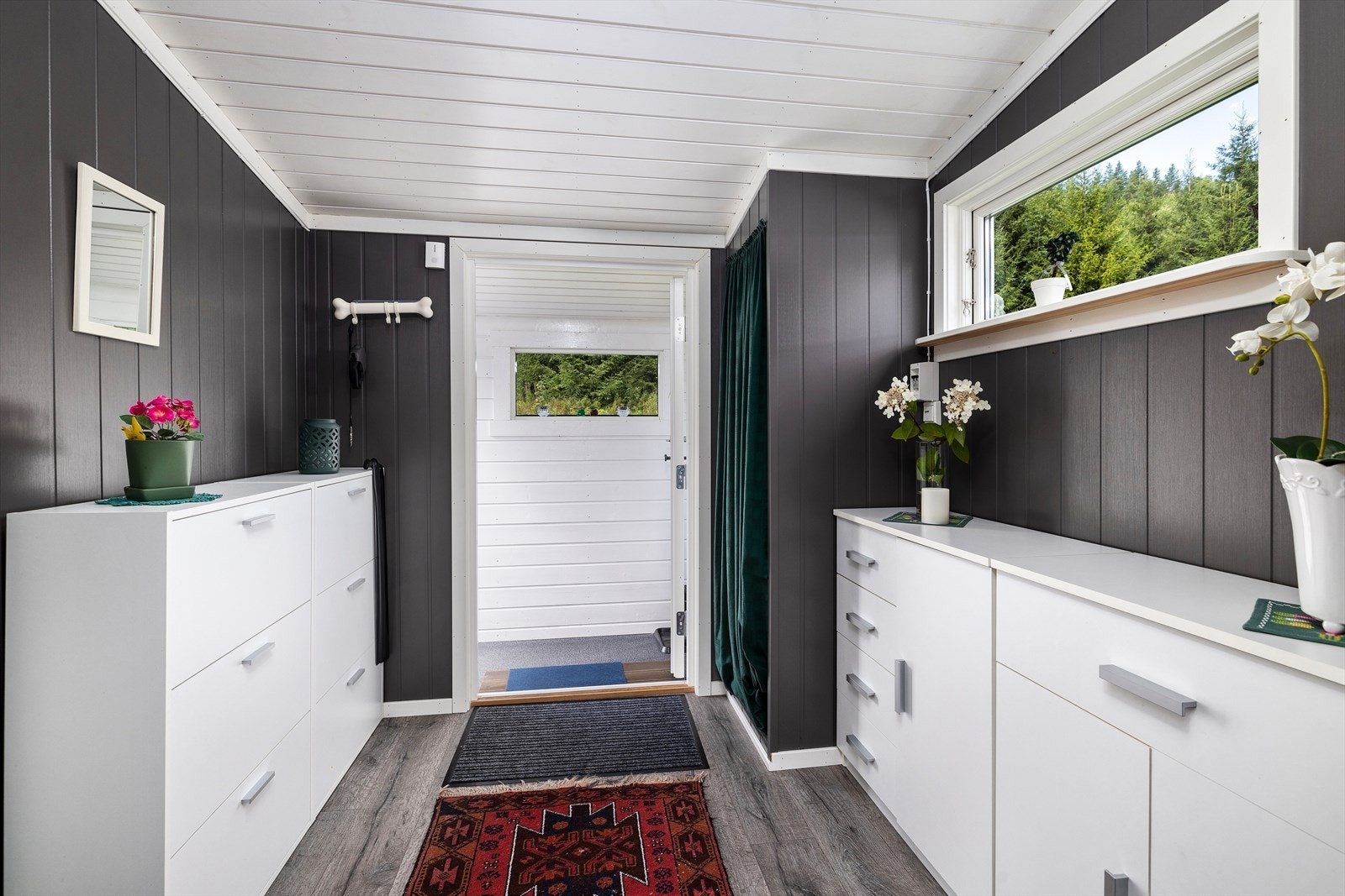 Velkommen inn! Koselig entré. Galleribilde