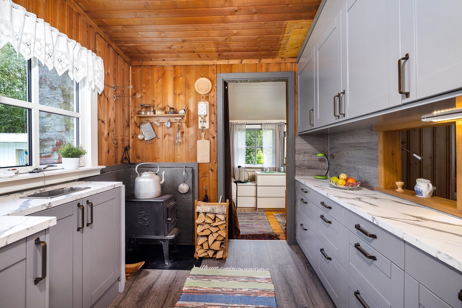 Praktisk og pent kjøkken. Galleribilde