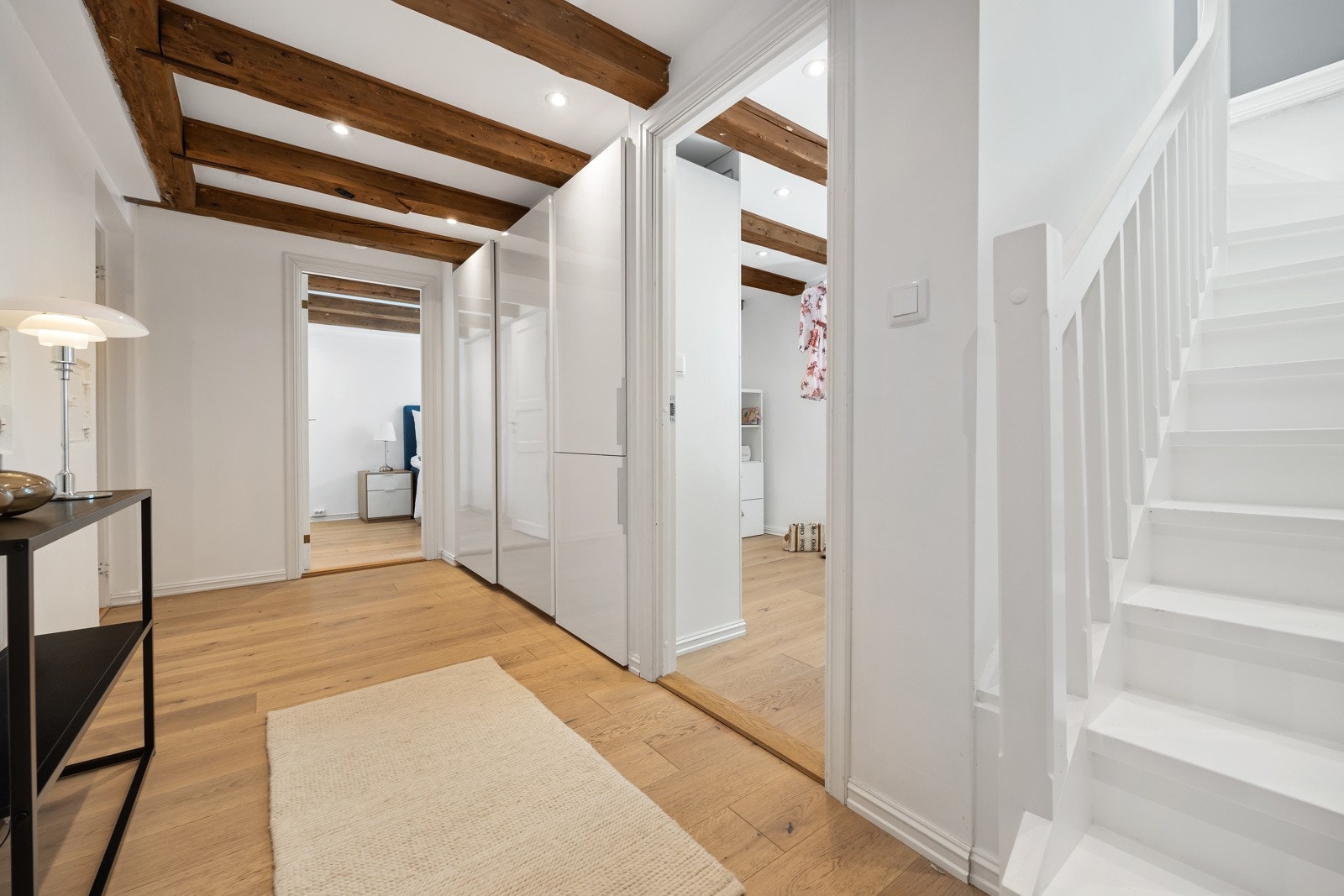 Trapperom ned til underetasjen Galleribilde