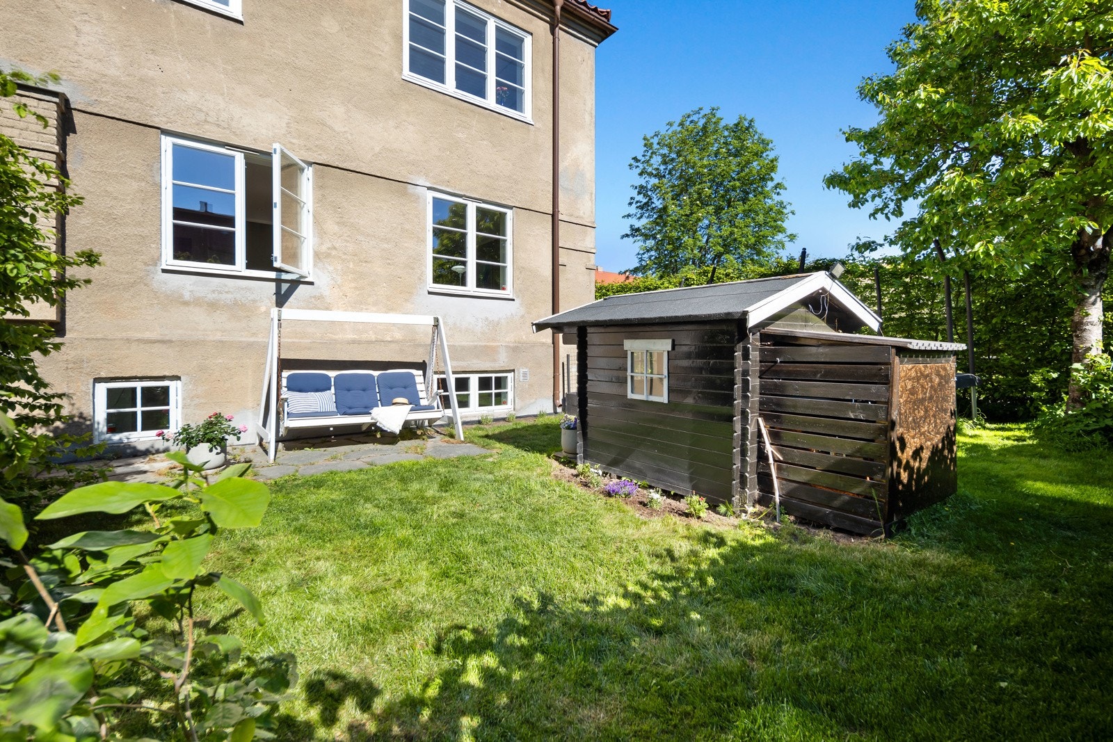 4-roms hjørneleilighet med flotte uteplasser i direkte tilknytning til boligen Galleribilde