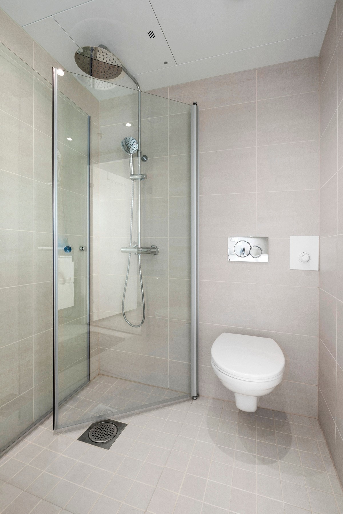 Hybel - Bad Galleribilde