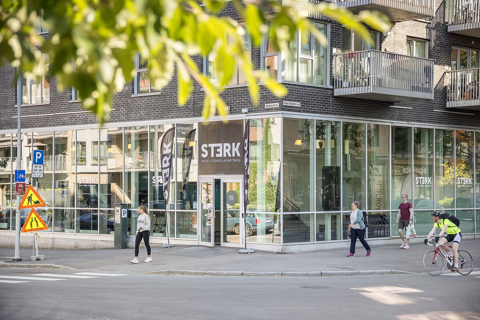 Videre er det kort gangavstand til flere treningssentre, blant annet STERK og EVO Galleribilde