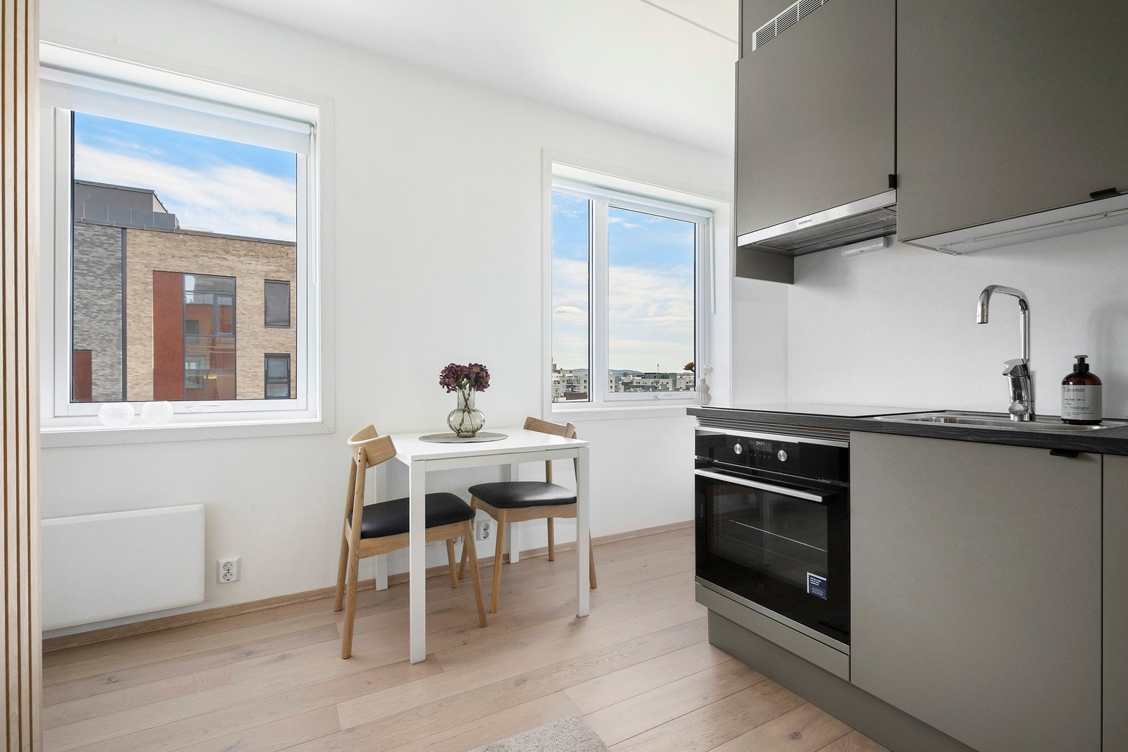 Hybelleiligheten er av samme moderne standard som hovedleiligheten Galleribilde