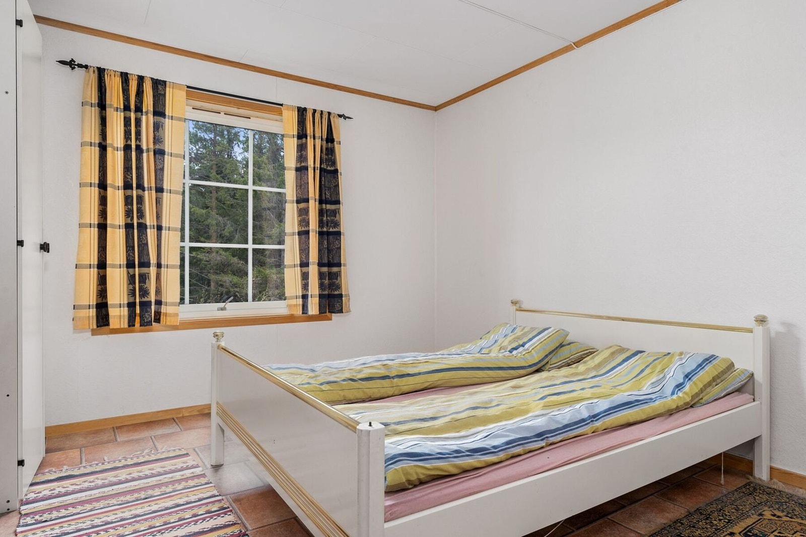 Soverommet har god plass til både klær og oppbevaring. Galleribilde