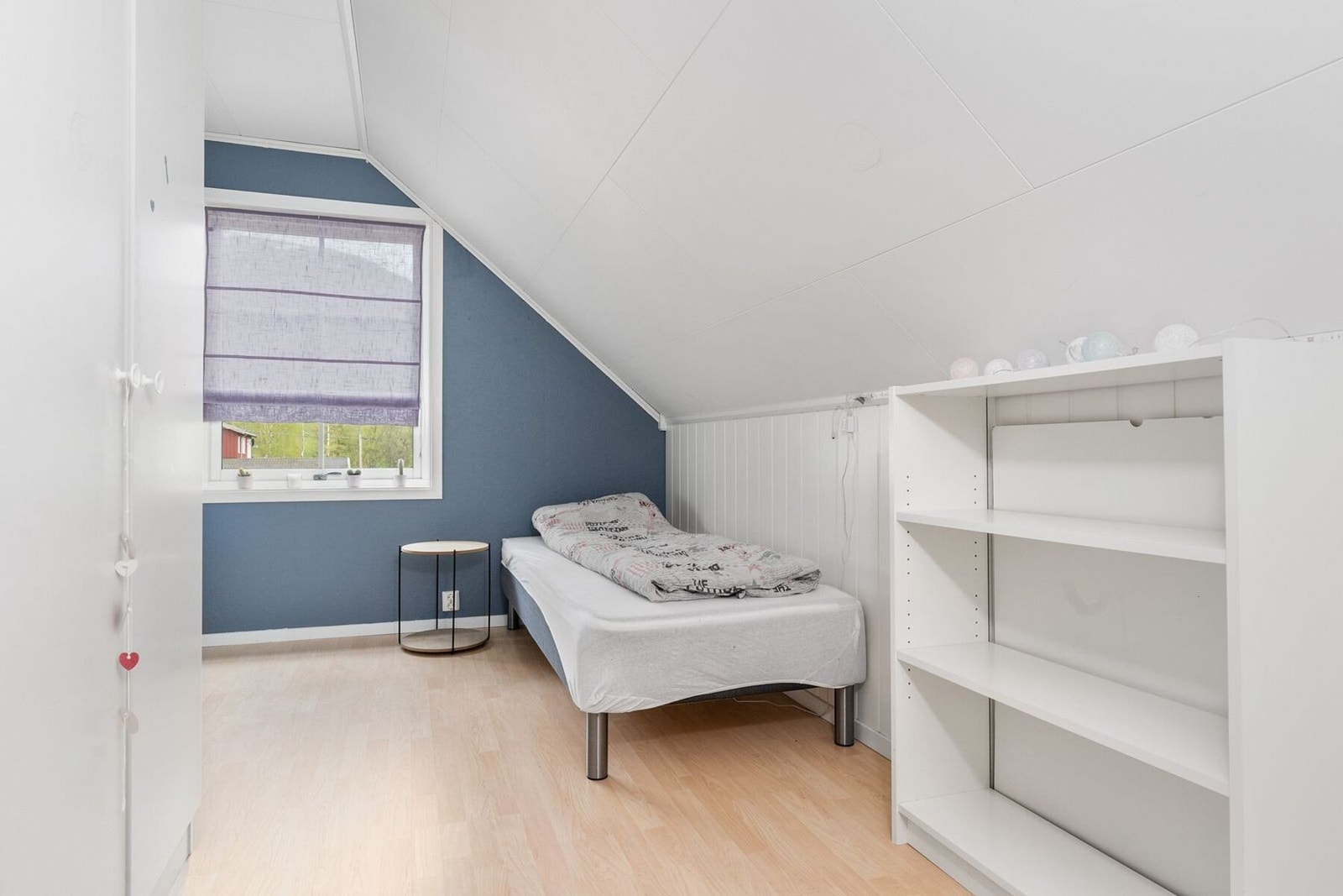 Vinduet sørger for godt lysinnslipp og mulighet for god utlufting. Galleribilde