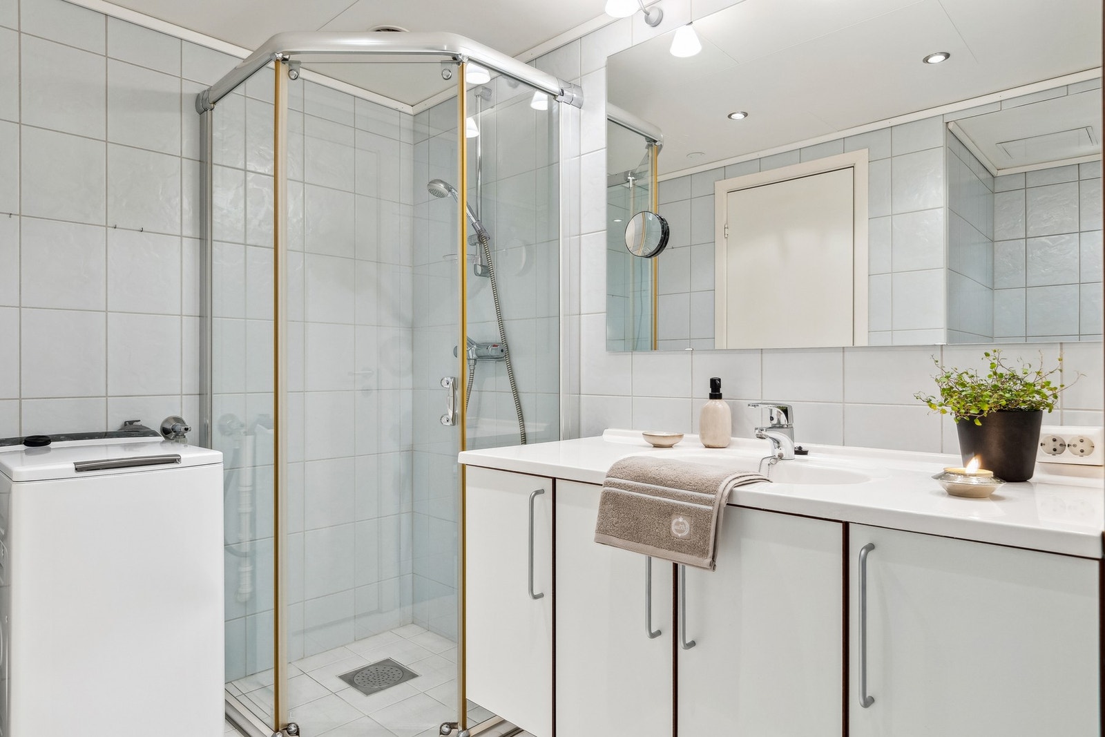 Baderom ble oppgradert i 2003/2004. Galleribilde