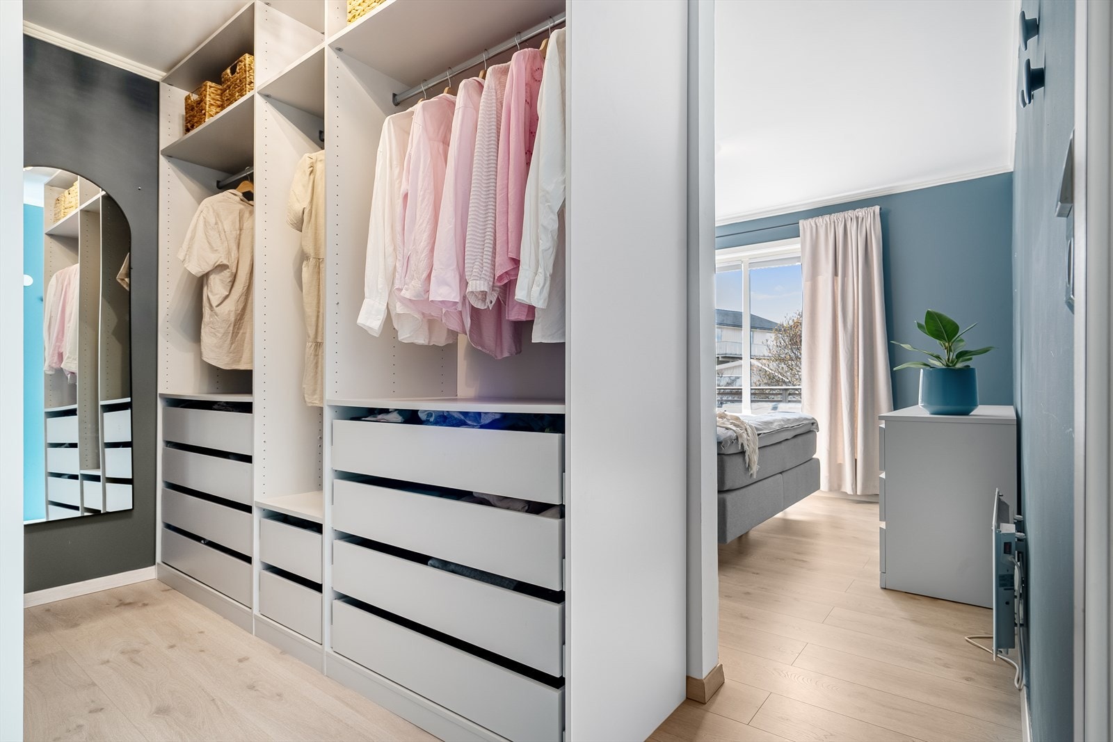 Walk-in tilknytning soverom 2 Galleribilde