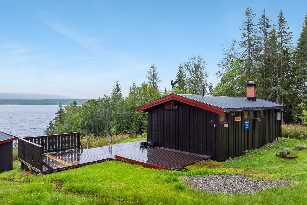 En stor terrasseplatting på hele 43 m2 hvor man kan nyte fine sommerdager. Galleribilde