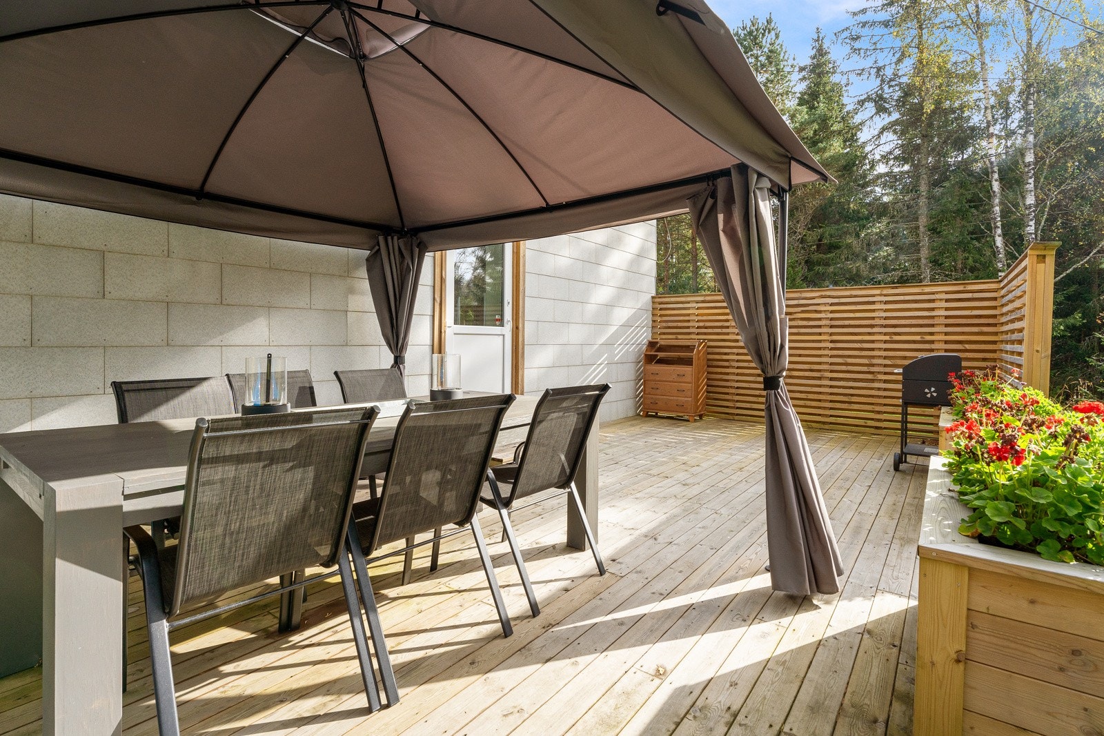 Uteplass Galleribilde