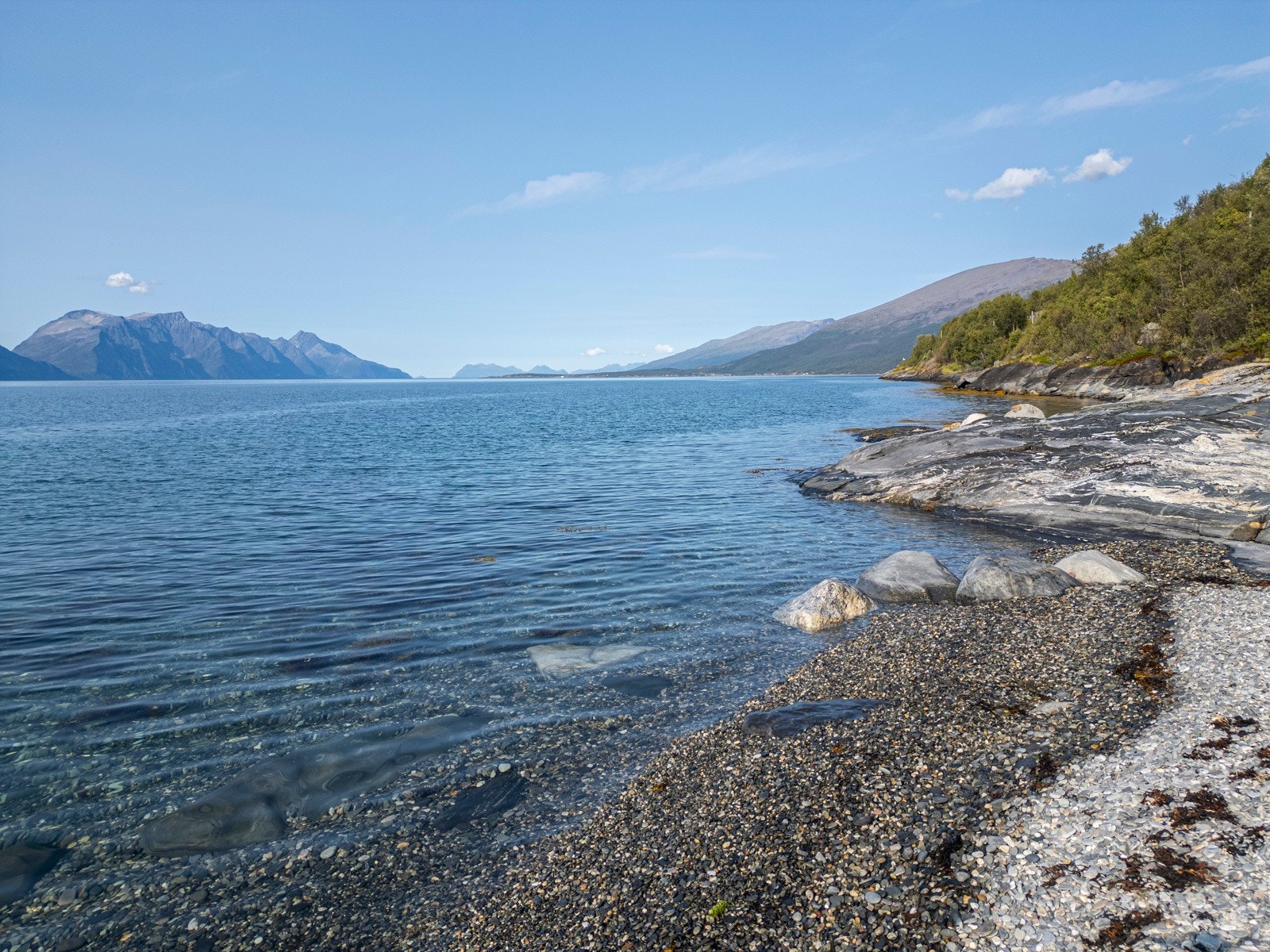 Sett fra eiendommens strandlinje Galleribilde