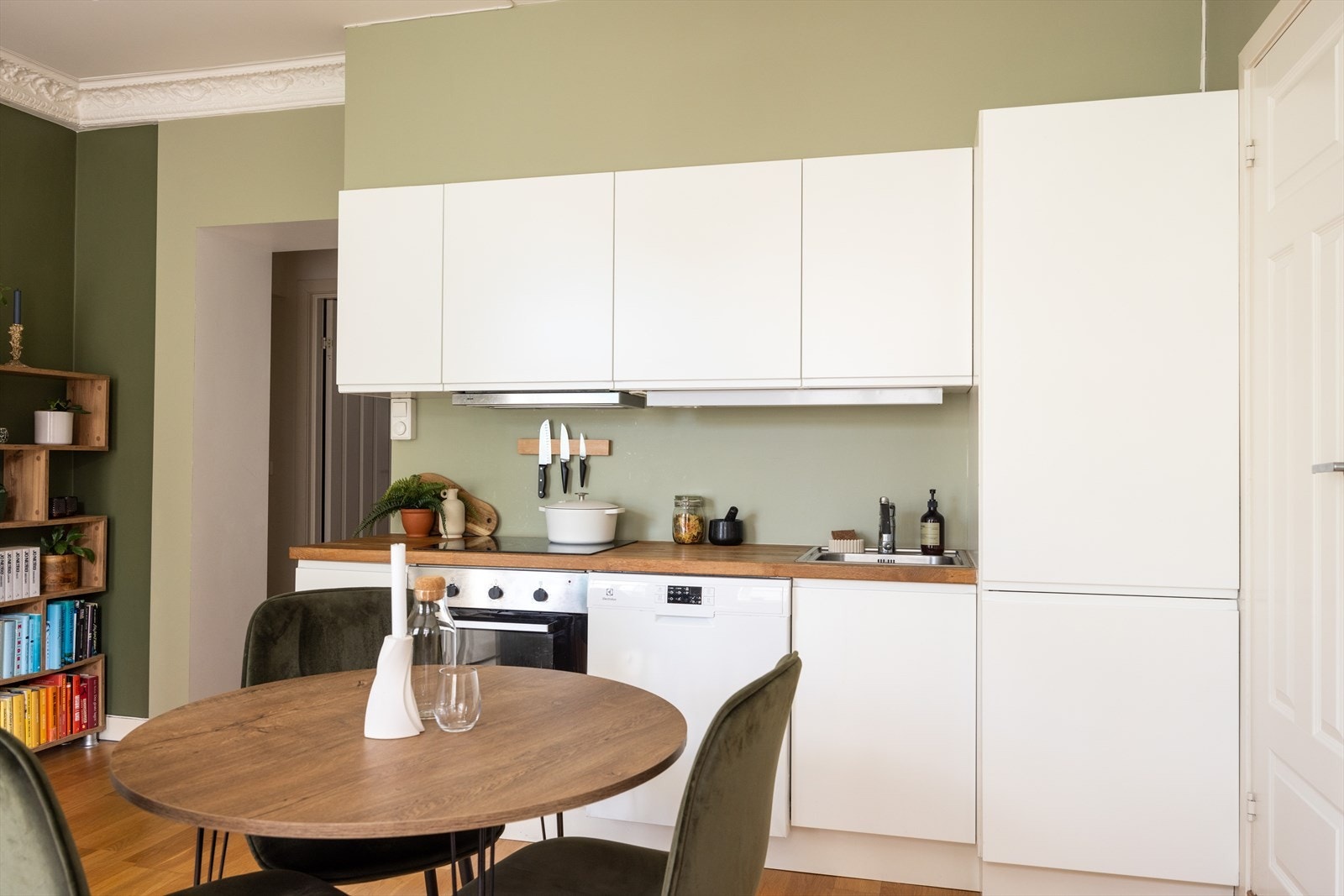 - Godt med benk- og skapplass - Galleribilde