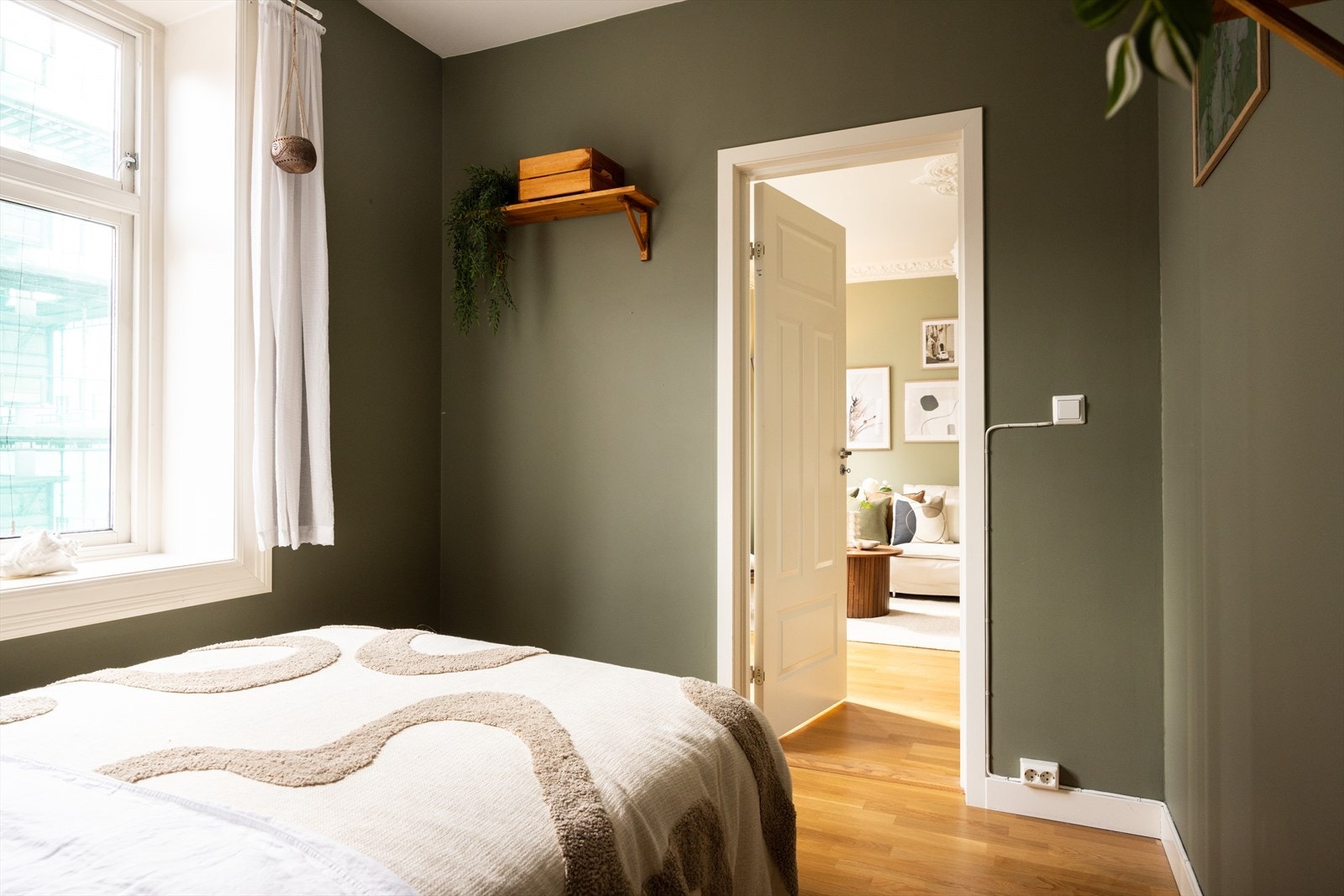 - Leiligheten har to gode soverom i hver sin ende av leiligheten - Galleribilde