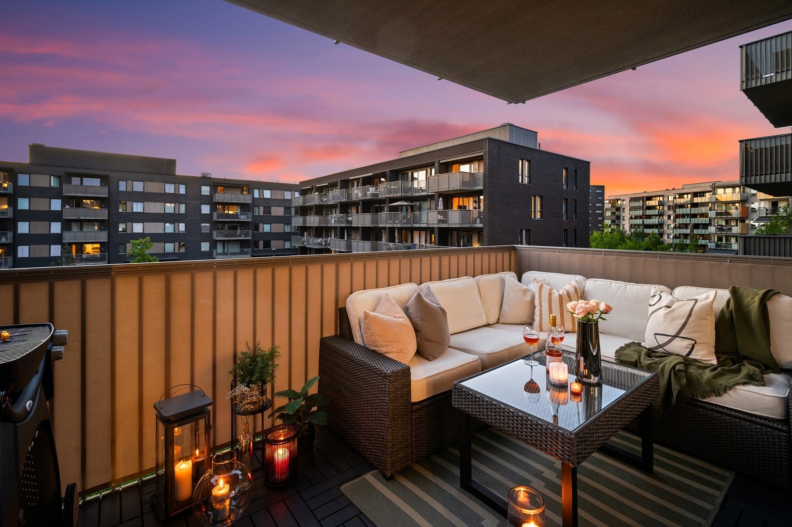 Fra stuen er det utgang til en nordvestvendt balkong på ca. 9 m². Galleribilde