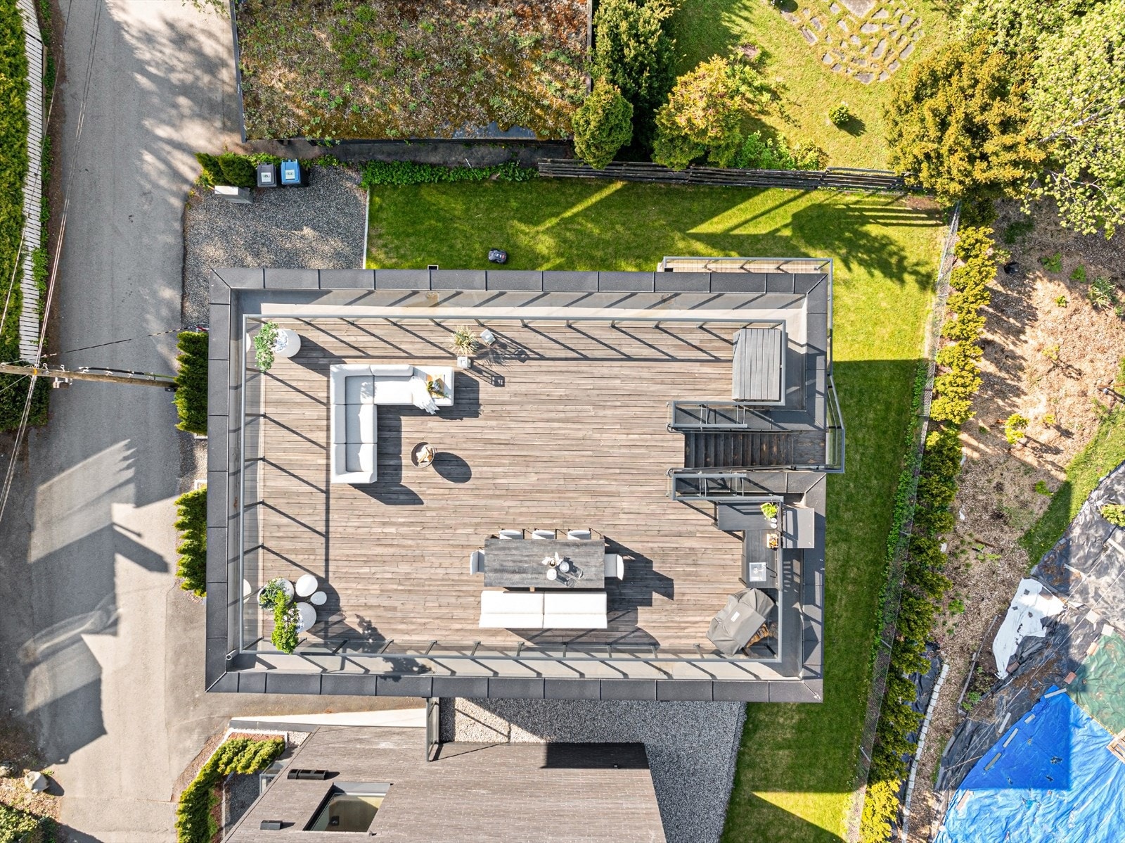Seksjonen disponerer naturlig del av tomten iht vedtekter. Galleribilde