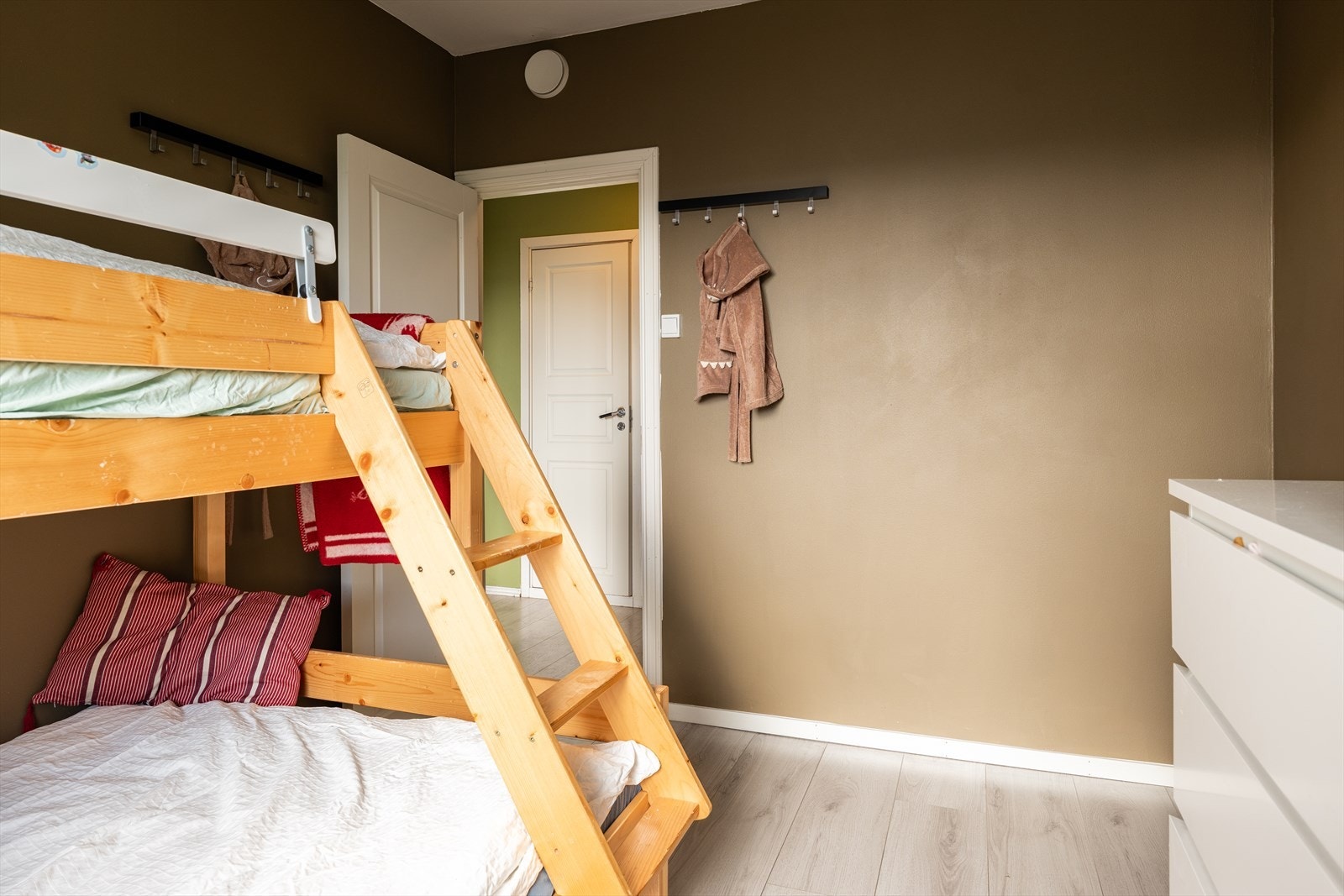 Det medfølger bod både i kjeller og på loft. Galleribilde