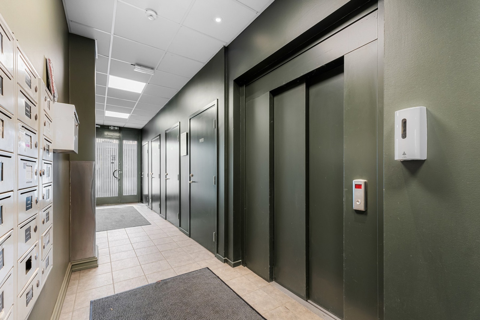 Hyggelig og forseggjort inngangsparti. Galleribilde