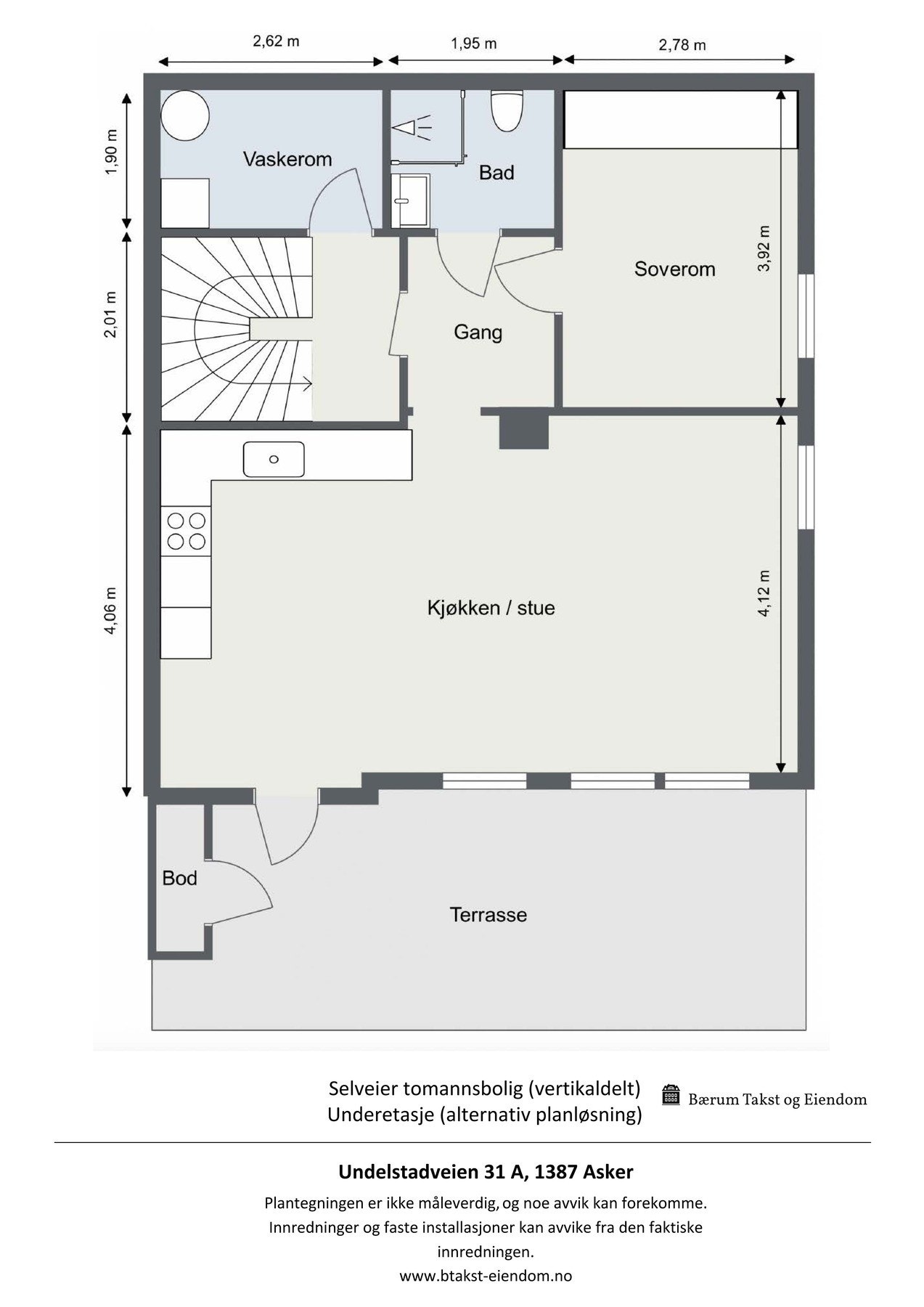 Alternativ planløsning. Det er klargjort for hybel i underetasjen med eget sikringsskap og opplegg for vann og avløp i oppholdsrom. Det er opplegg for vaskemaskin på badet. Galleribilde
