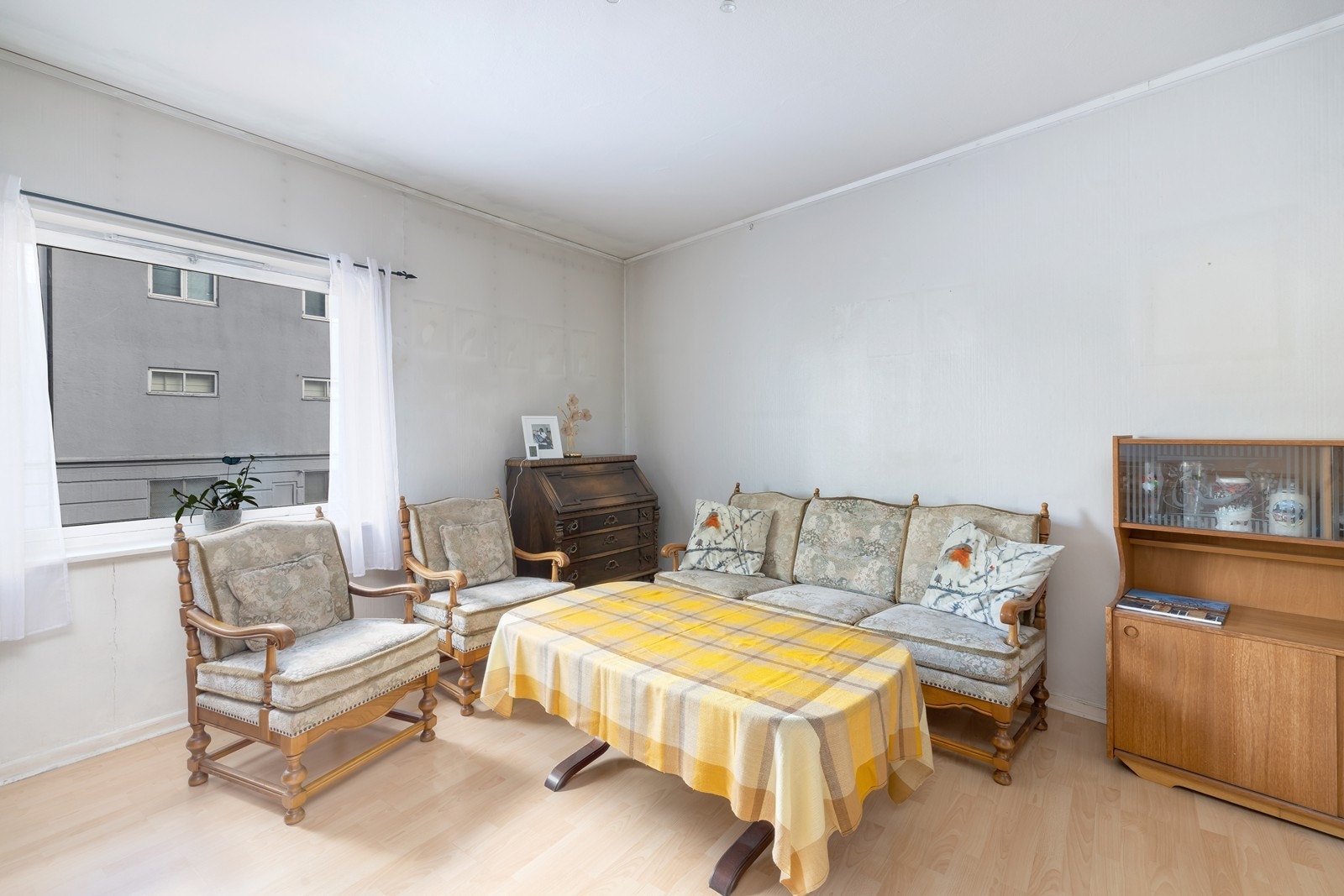 Stor vindusflate i stue. Galleribilde