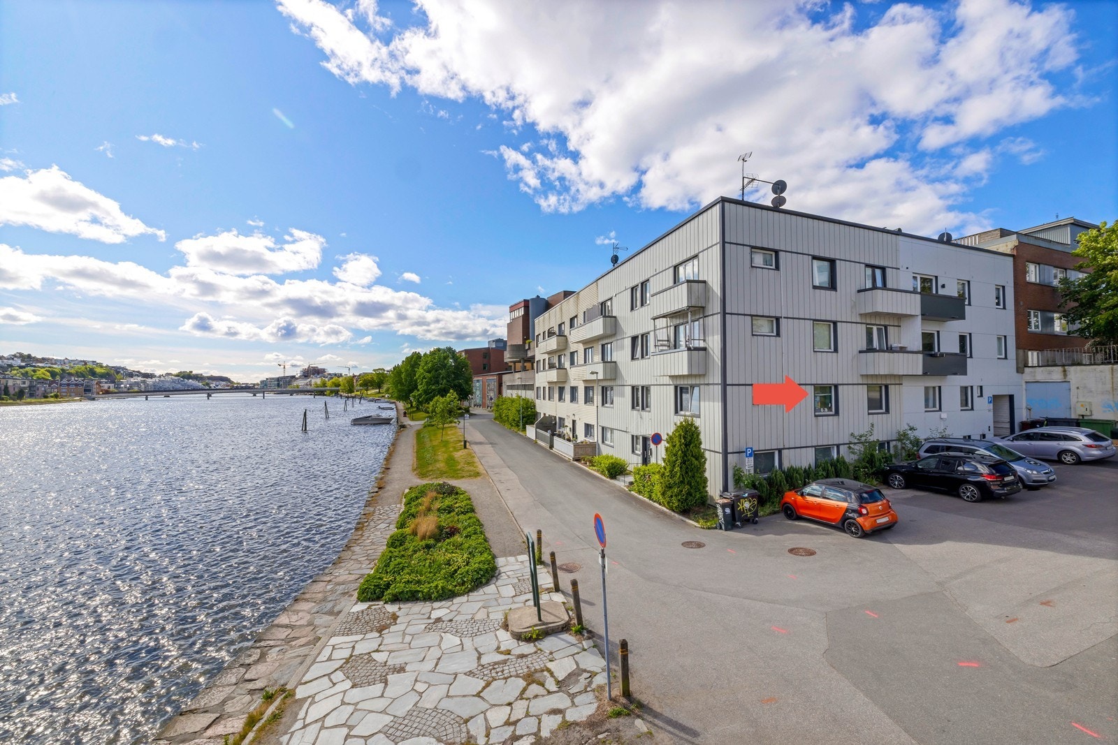 Velkommen til Elvegata 56! Ta kontakt med megler ved spørsmål om boligen. Galleribilde