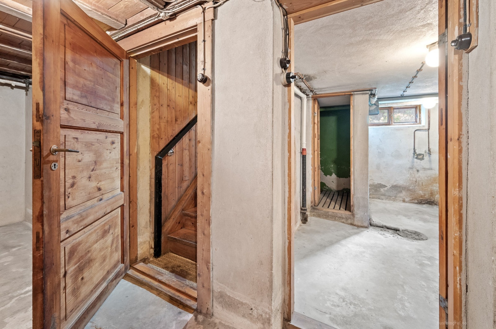 Gang i kjeller Galleribilde