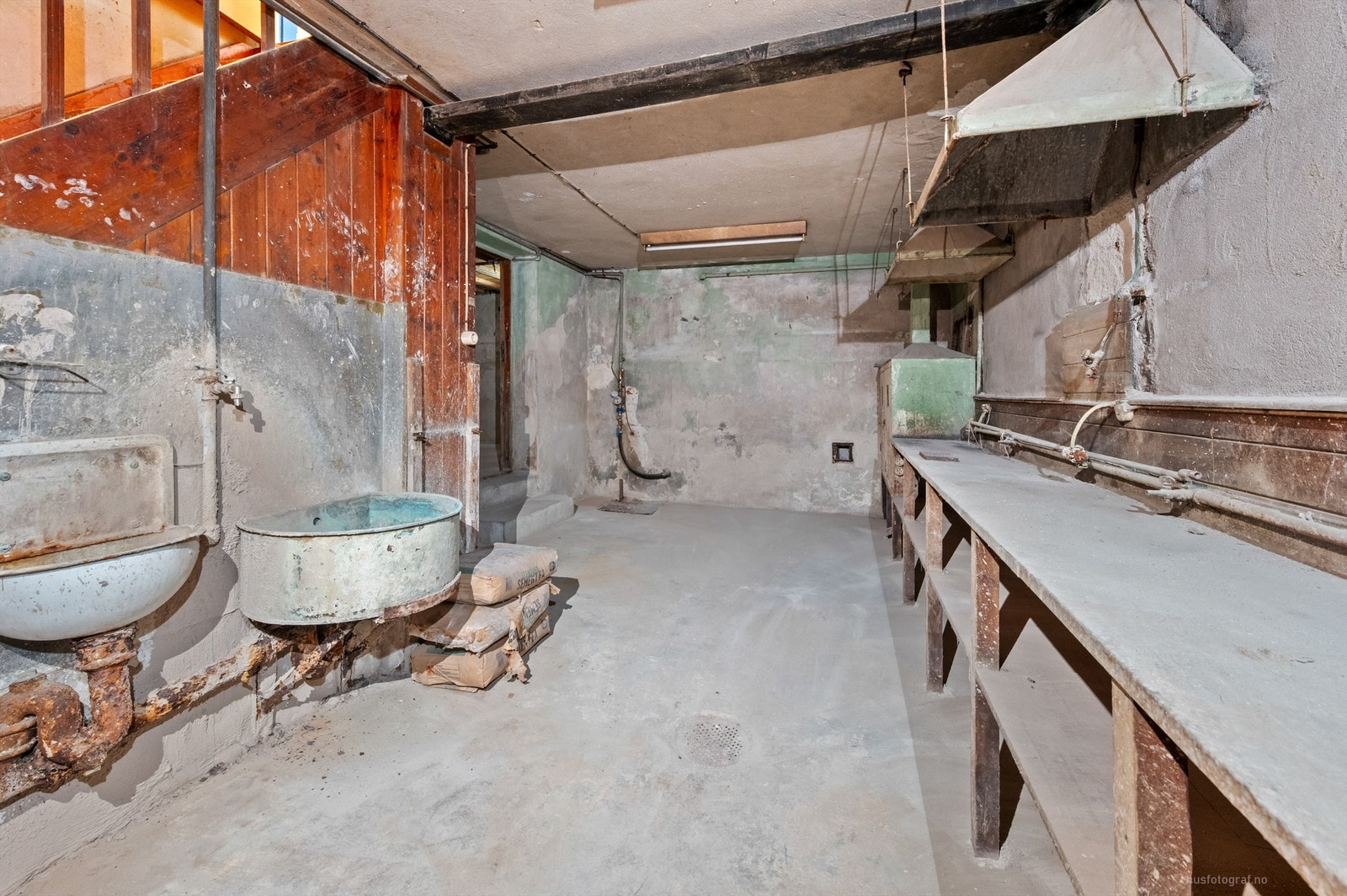 Laboratoriedel i kjeller Galleribilde