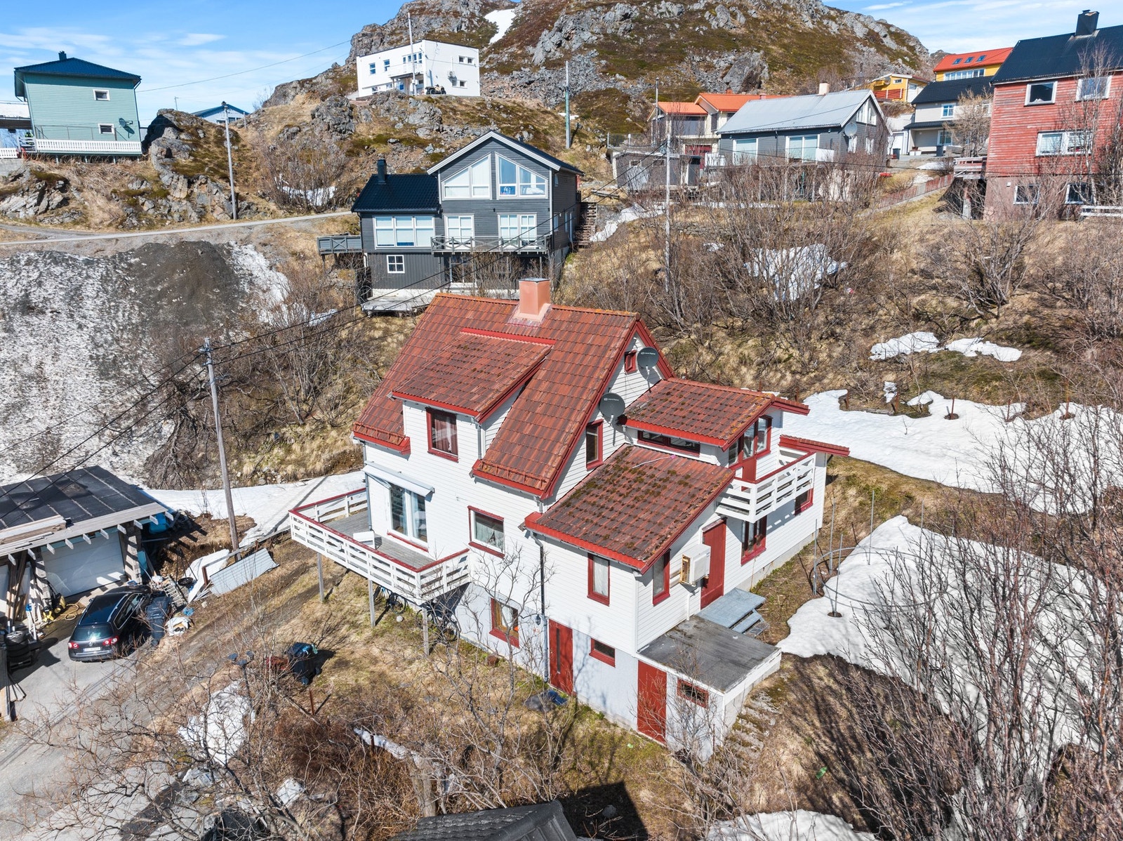 Velkommen til Nordkappveien 23 - Romslig enebolig over 3 plan Galleribilde