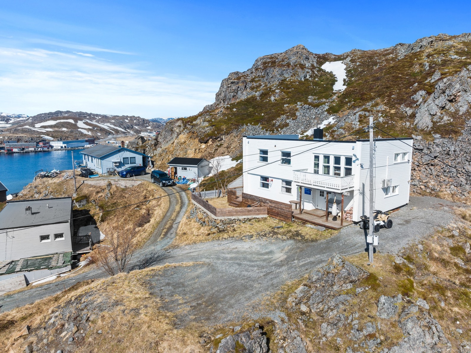Velkommen til Holmbuktveien 5A - Flott utsikt over innseilinga Galleribilde