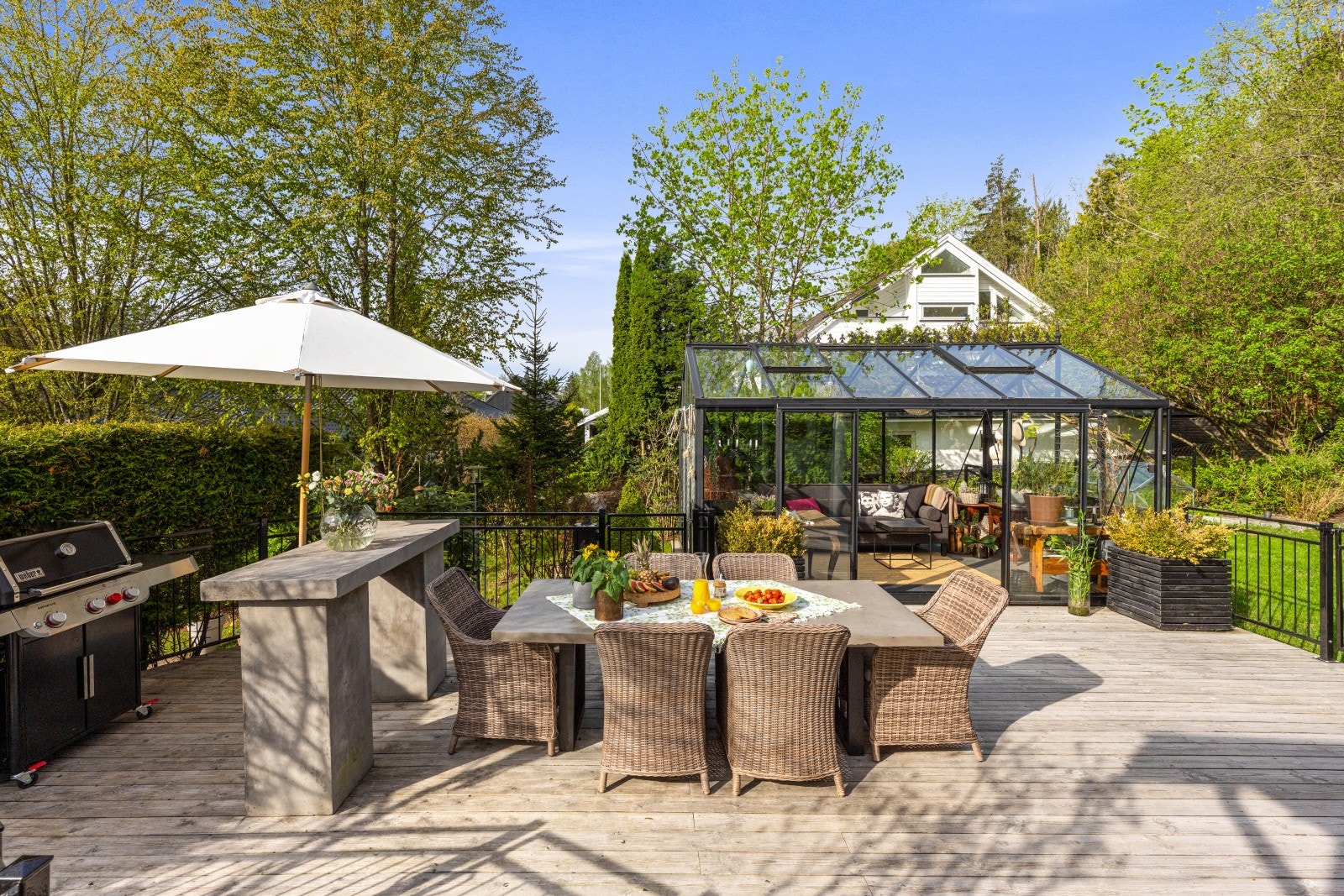 Her kan man invitere venner og familie til lystige lag. Lange sommerkvelder med kort gåavstand til båten hvis det skulle friste! Galleribilde