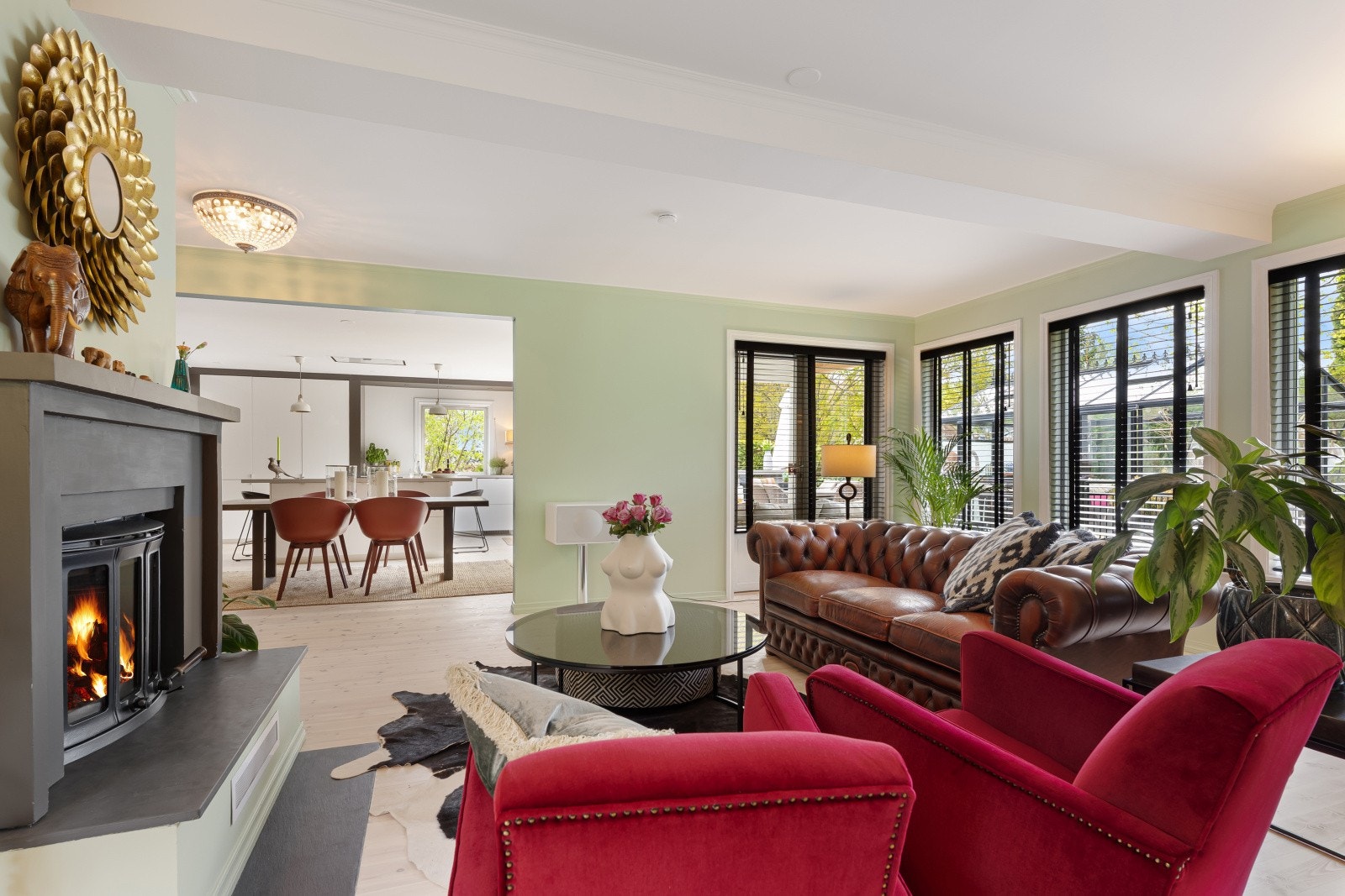 Delvis åpen stue/ kjøkkenløsning. Galleribilde