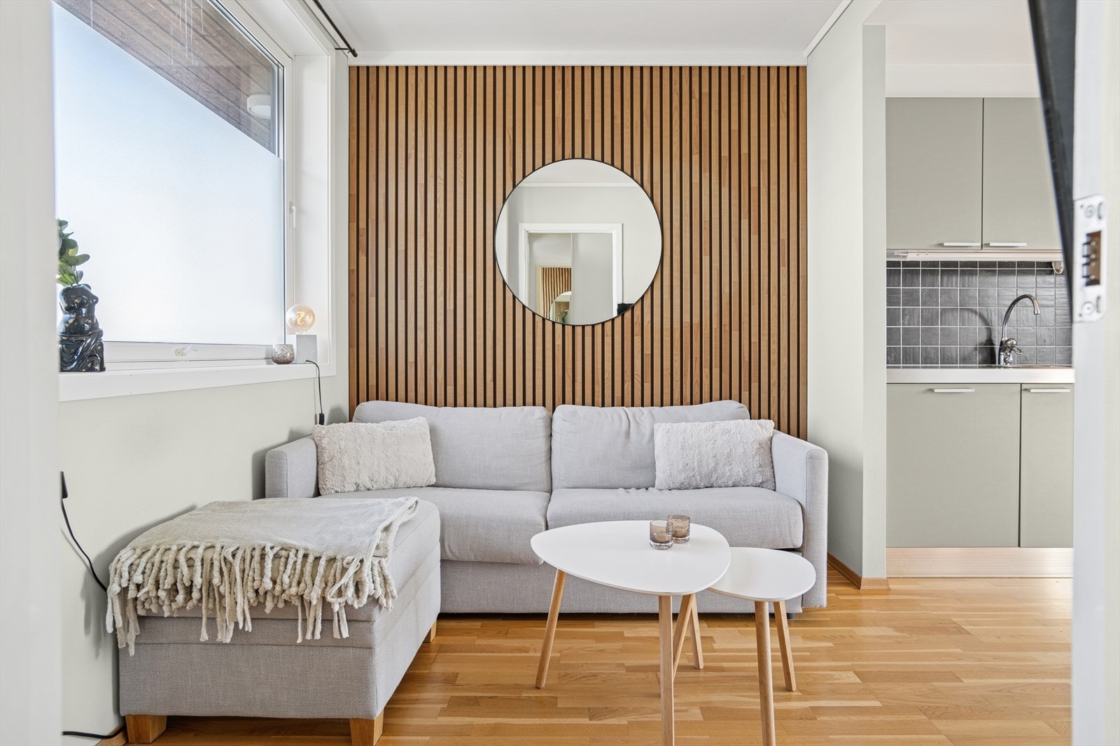 Leiligheten har en svært praktisk planløsning som gir deg plass til flere sosiale soner. Galleribilde