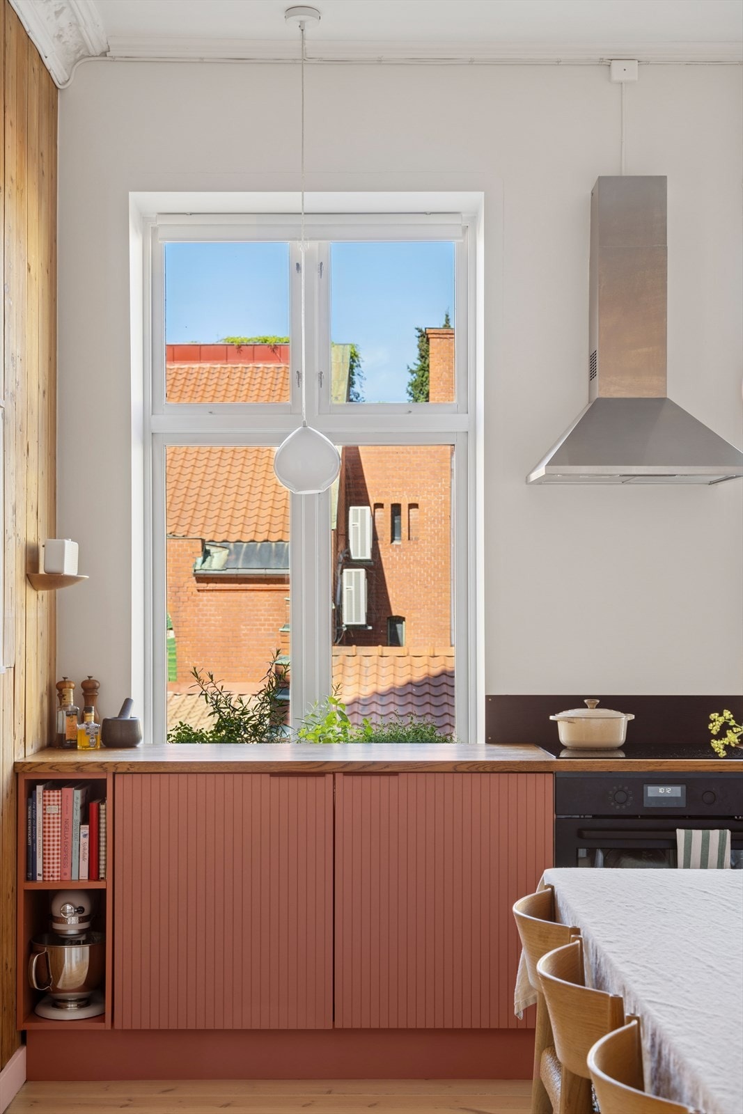 Underskapene nylig er oppgradert med stilrene fronter fra Noremax (2024/2025). Galleribilde