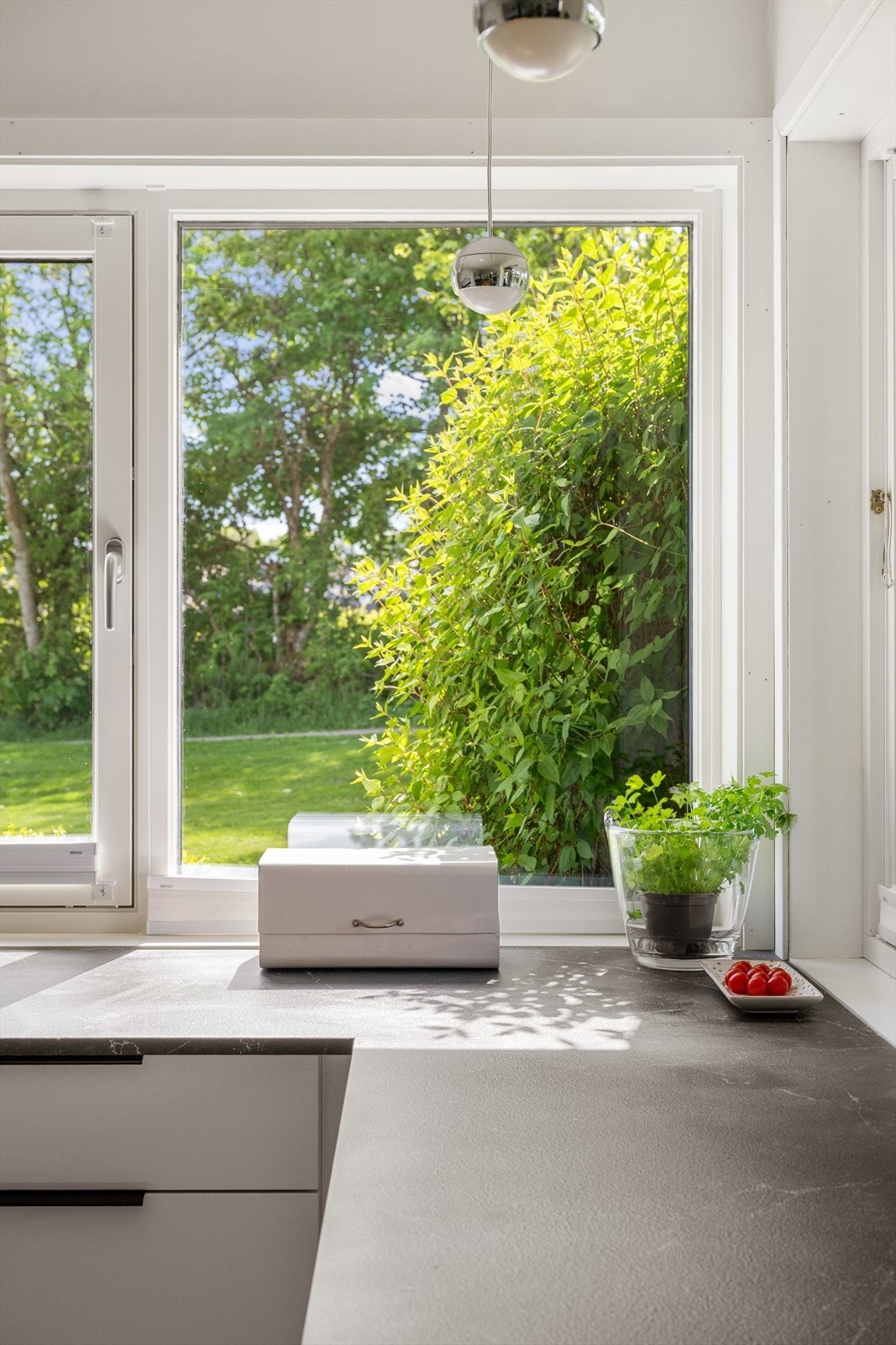 Endeplasseringen gir ekstra vindusflater som gjør leiligheten enda triveligere! Galleribilde