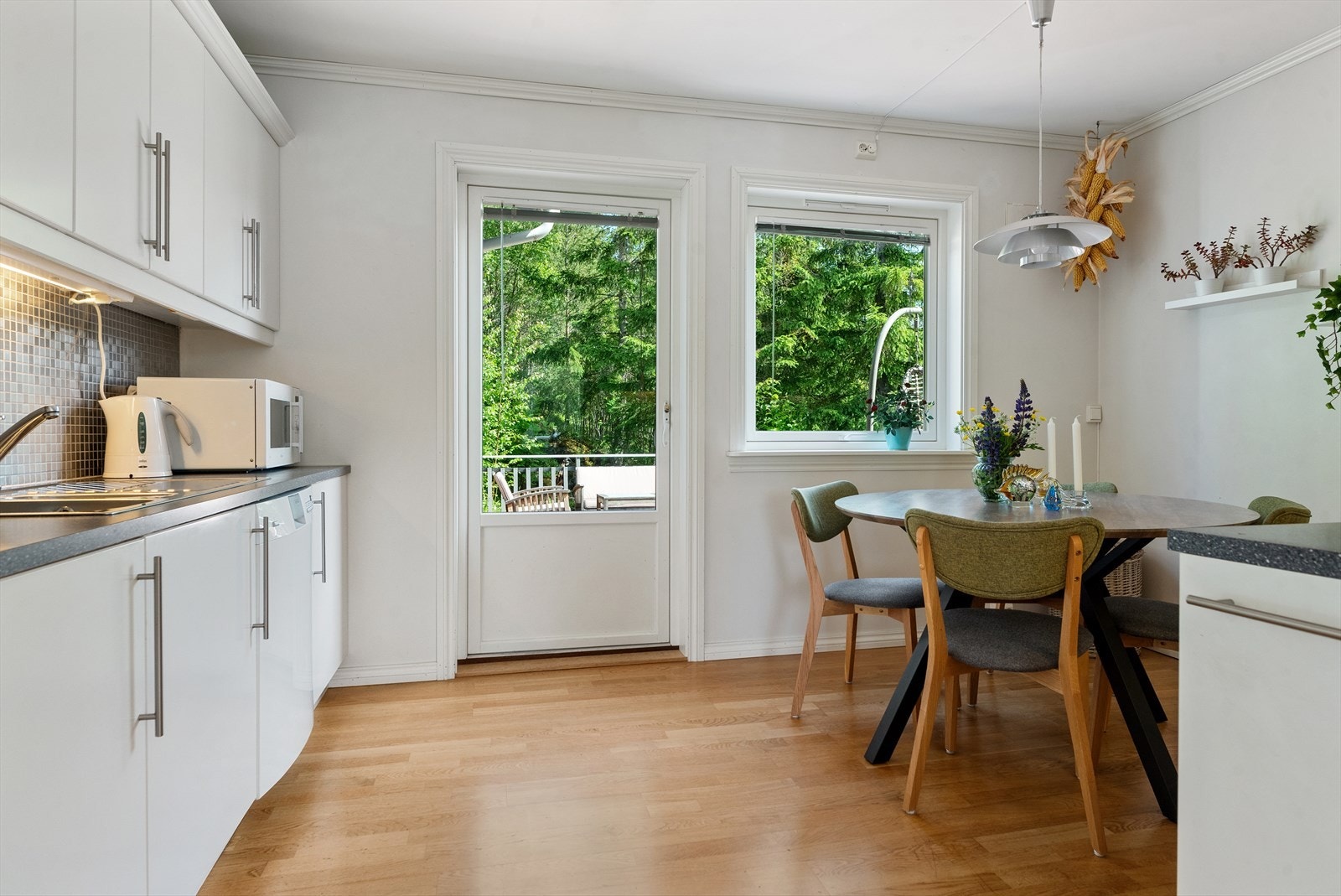 Kjøkken med utgang stor terrasse Galleribilde