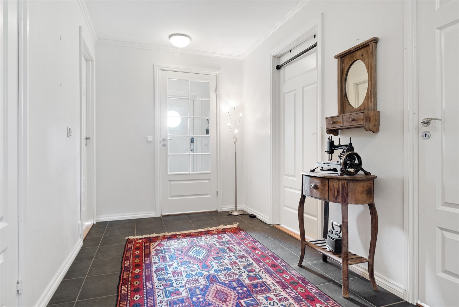 Gang/entre 1. etg Galleribilde