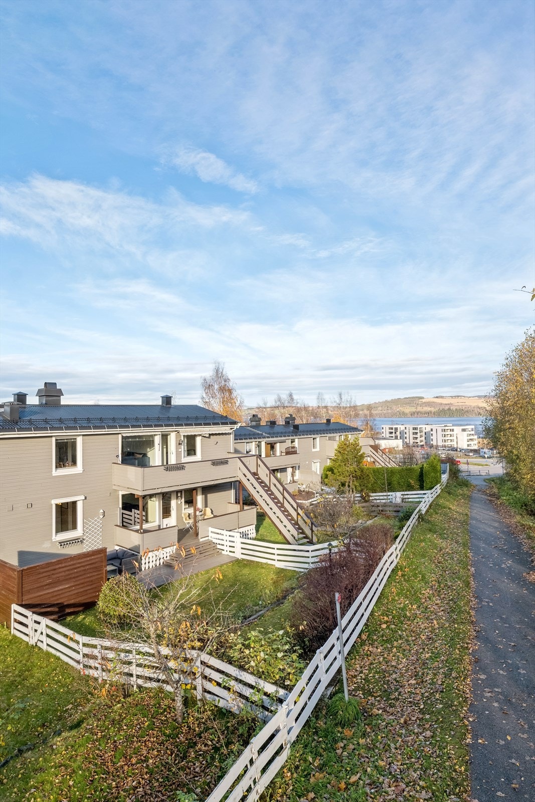 I gangavstand fra boligen finner du Vindingstad skole, og det er kort vei til barnehager, noe som gjør dette til et ideelt område for familie. Galleribilde