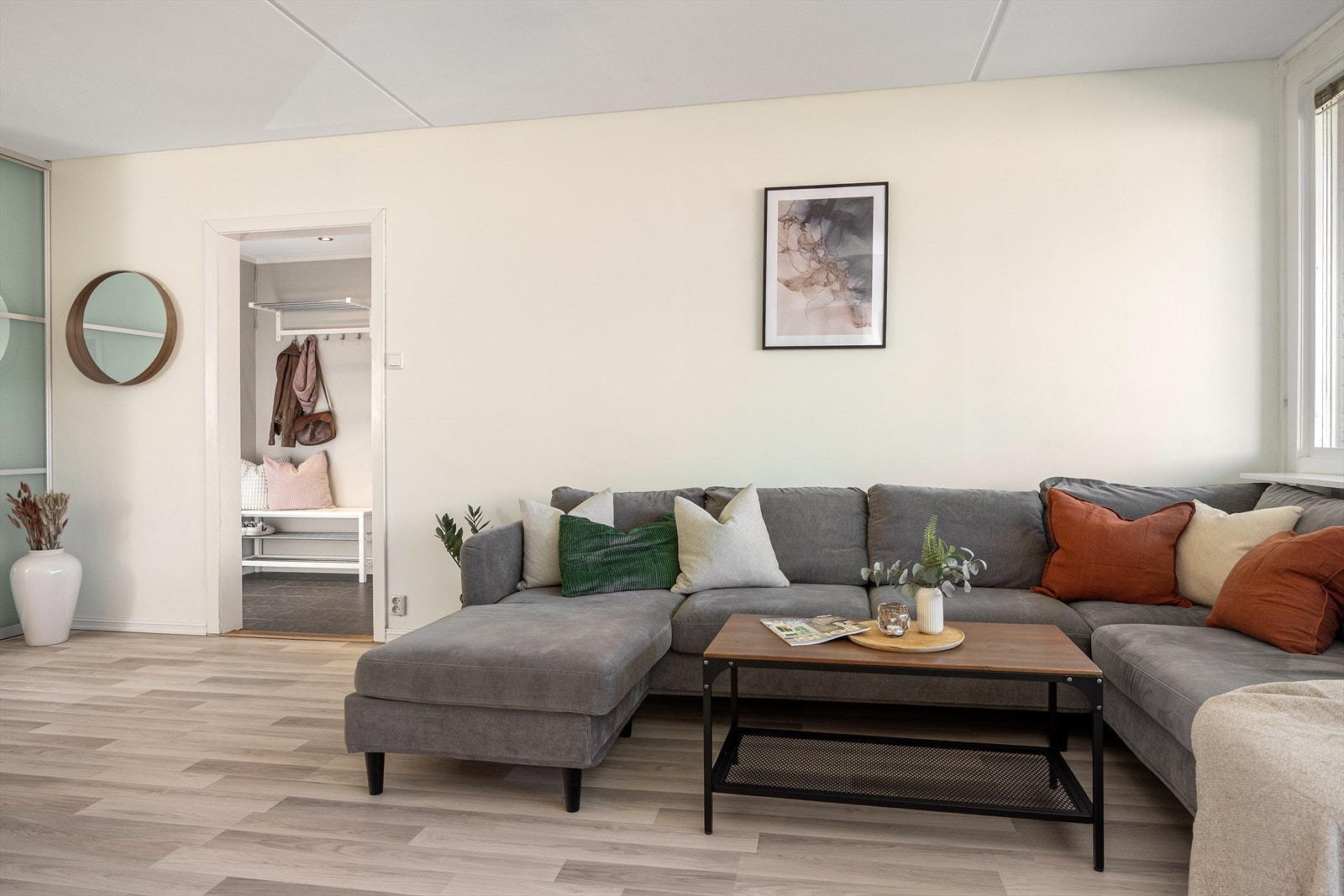 Alle leiligheter vil få en hastighet på inntil 1000/1000 Mbit/s direkte fra fibermodemet. Dette vil være inkludert i felleskostnadene. Galleribilde