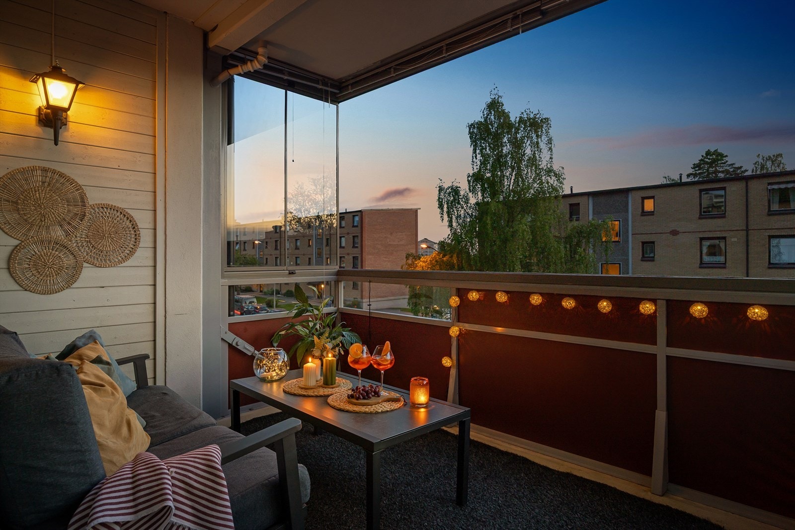 Glasset kan skyves til siden, når det er ønskelig å nyte alle av værets elementer Galleribilde