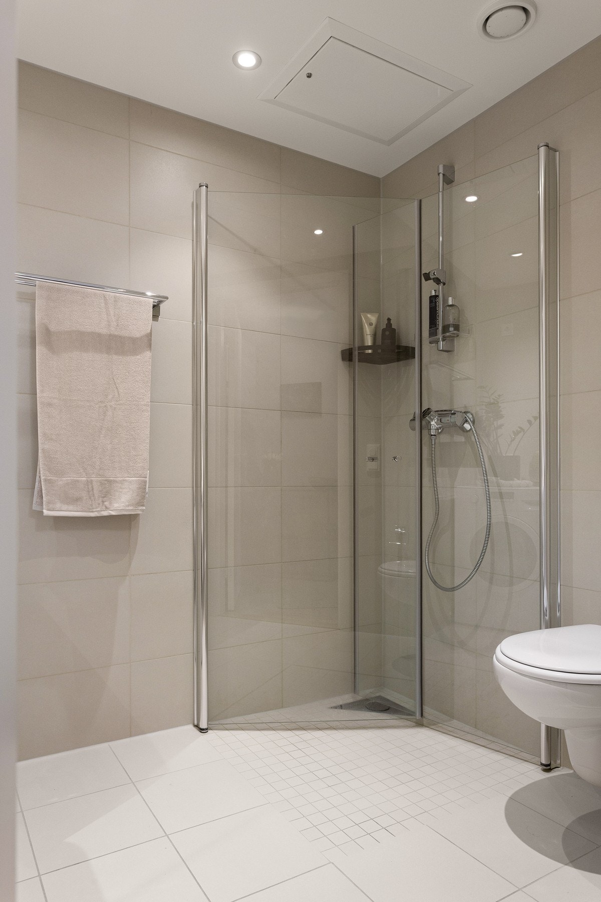 Det er også opplegg for vaskemaskin på badet. Galleribilde