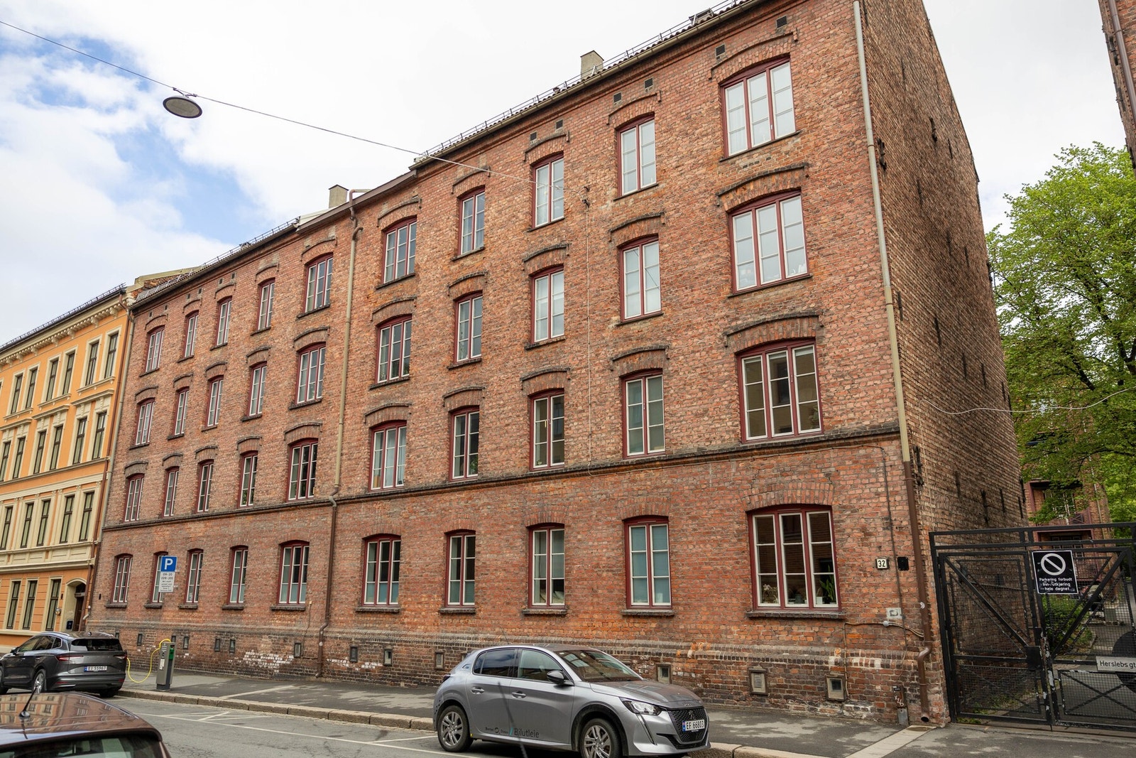 Sentral og ettertraktet beliggenhet med nærhet til et mangfold av handel-, service- og kulturtilbud. Galleribilde