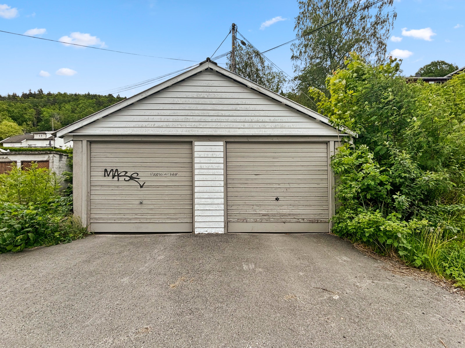 Det medfølger en garasjeplass til boligen. Galleribilde