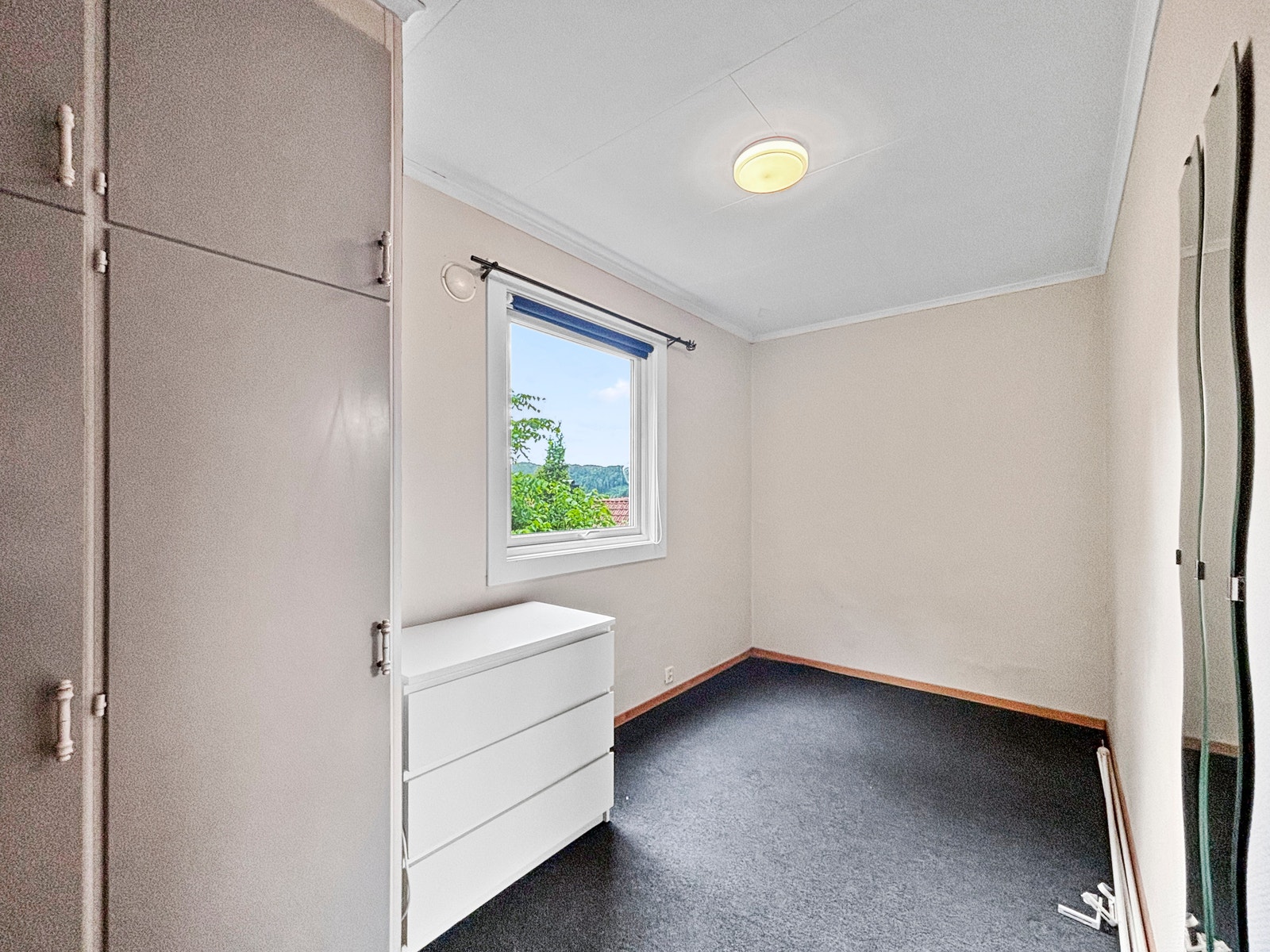 Soverom 3 med fast garderobeskap Galleribilde