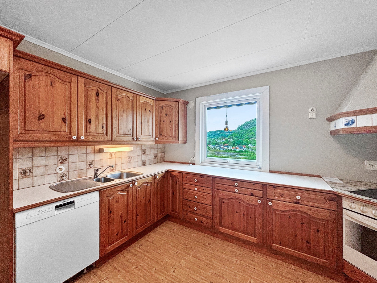 God skap - og benkeplass. Galleribilde