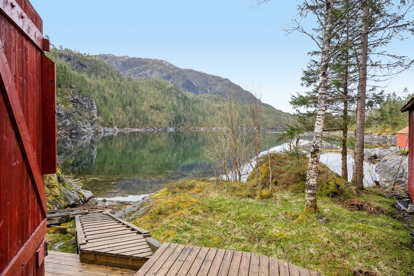 Her er det ypperlige muligheter for fiske, bading og andre vannaktiviteter Galleribilde