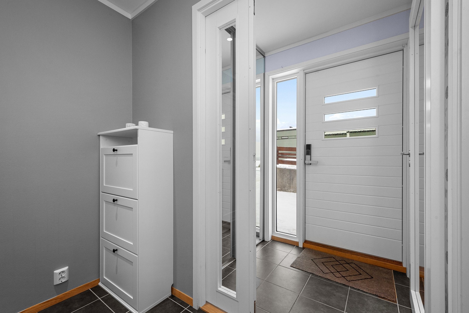 Velkommen inn! Her er det varmekabler i gulv. Galleribilde