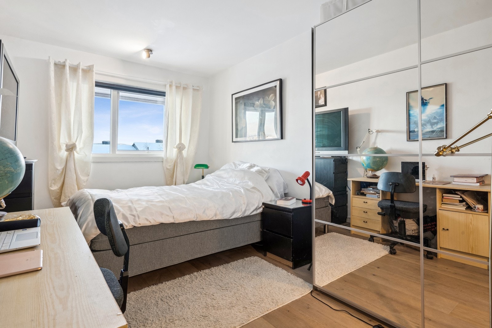 Soverommene er romslige og måler hhv. 9. 11 og 11,54 kvm. Galleribilde