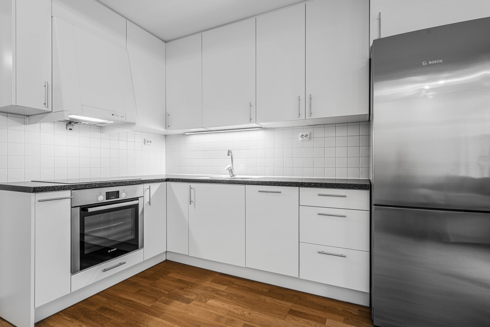 Hvitevarer på kjøkken medfølger leiligheten Galleribilde