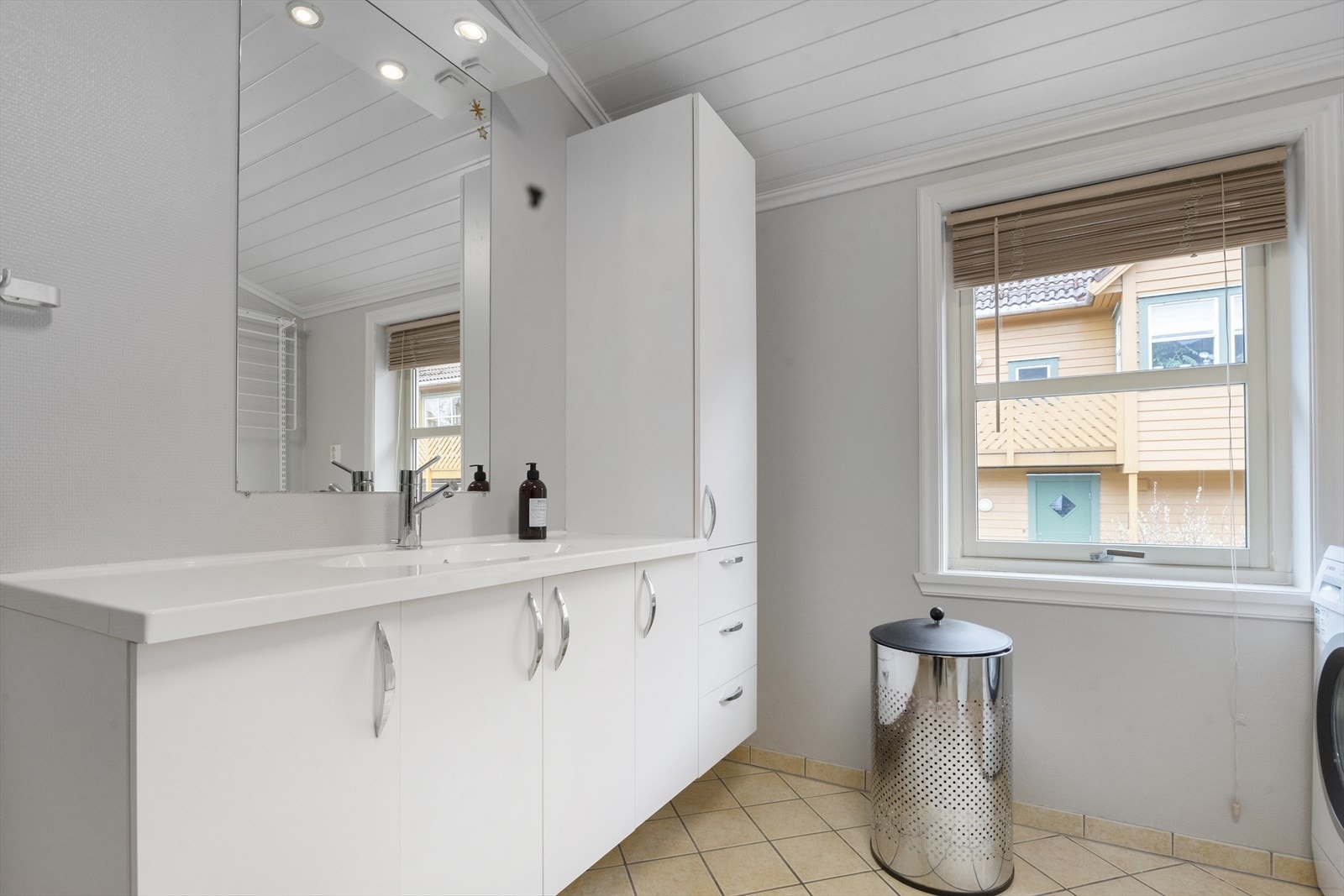 Romsleg innreiing Galleribilde