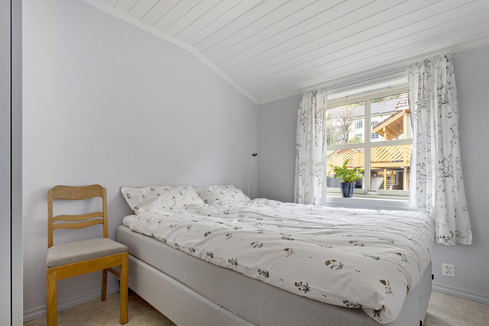 Eitt av tre soverom i loftsetasjen Galleribilde