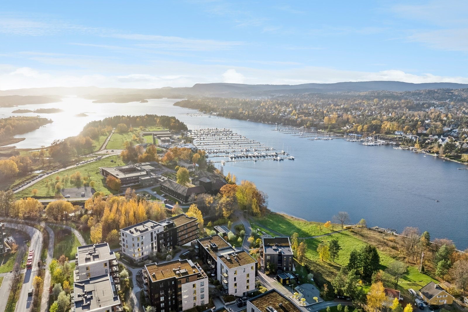 Maritime og grønne omgivelser på attraktive Oksenøya. Galleribilde